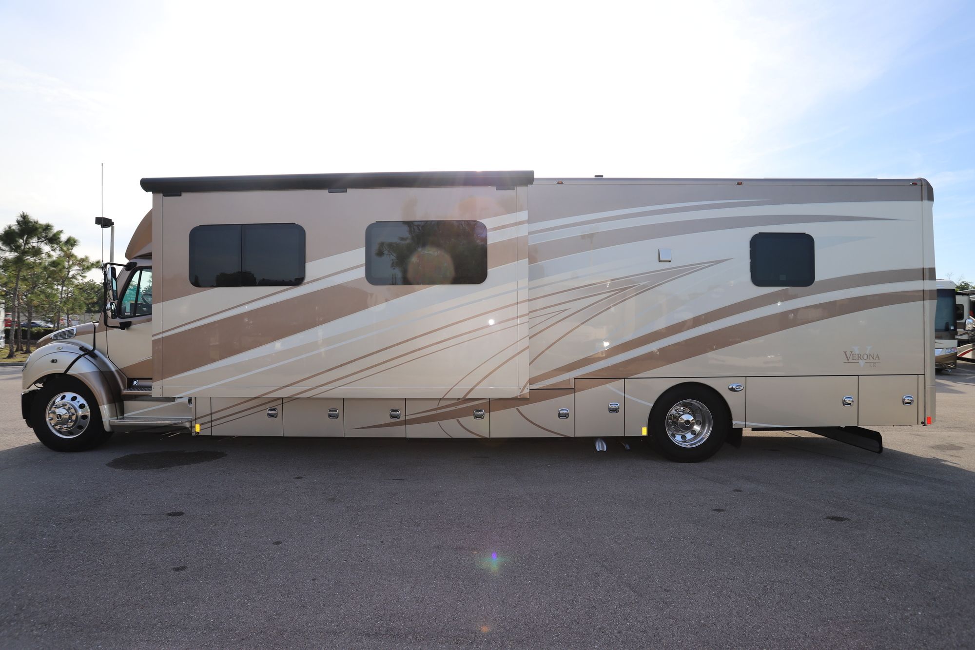 New 2019 Renegade Rv Verona Le 40LTS Super C  For Sale