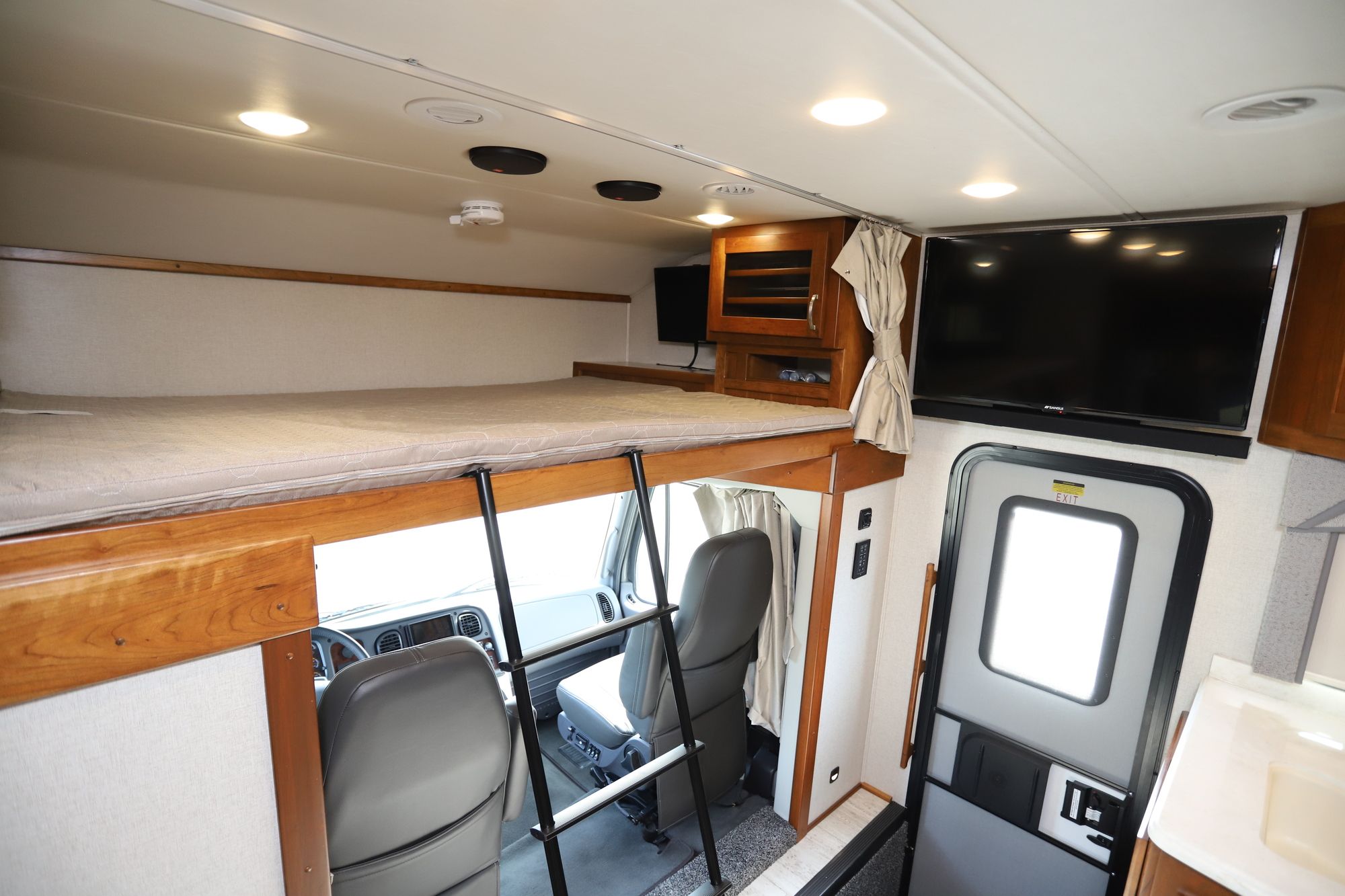 New 2019 Renegade Rv Valencia BUNKS Super C  For Sale