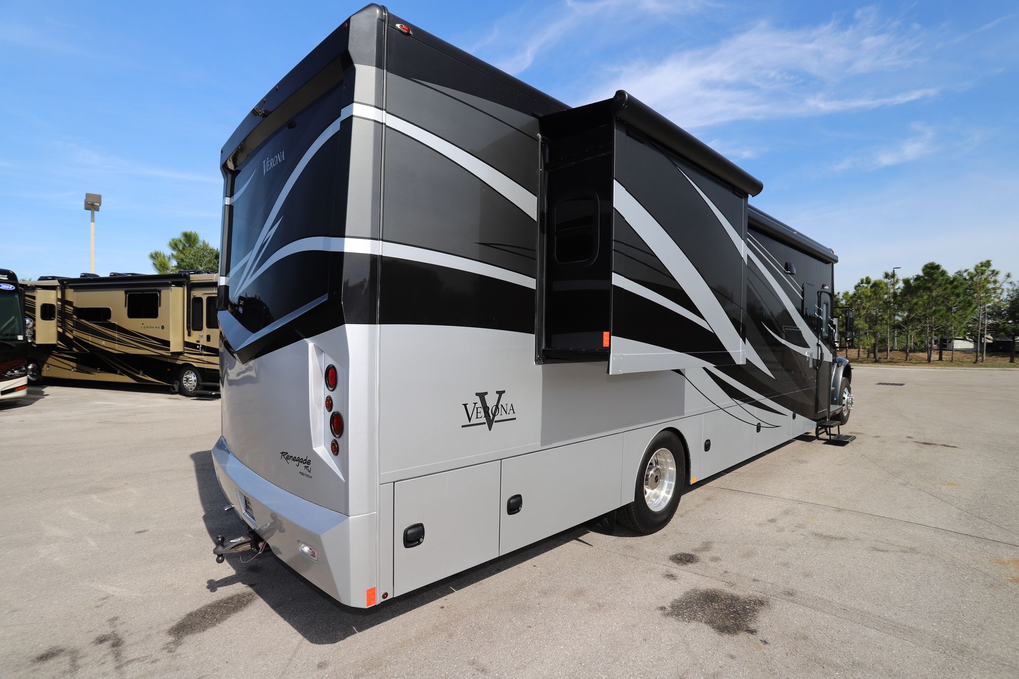 New 2019 Renegade Rv Verona 40VRB Super C  For Sale