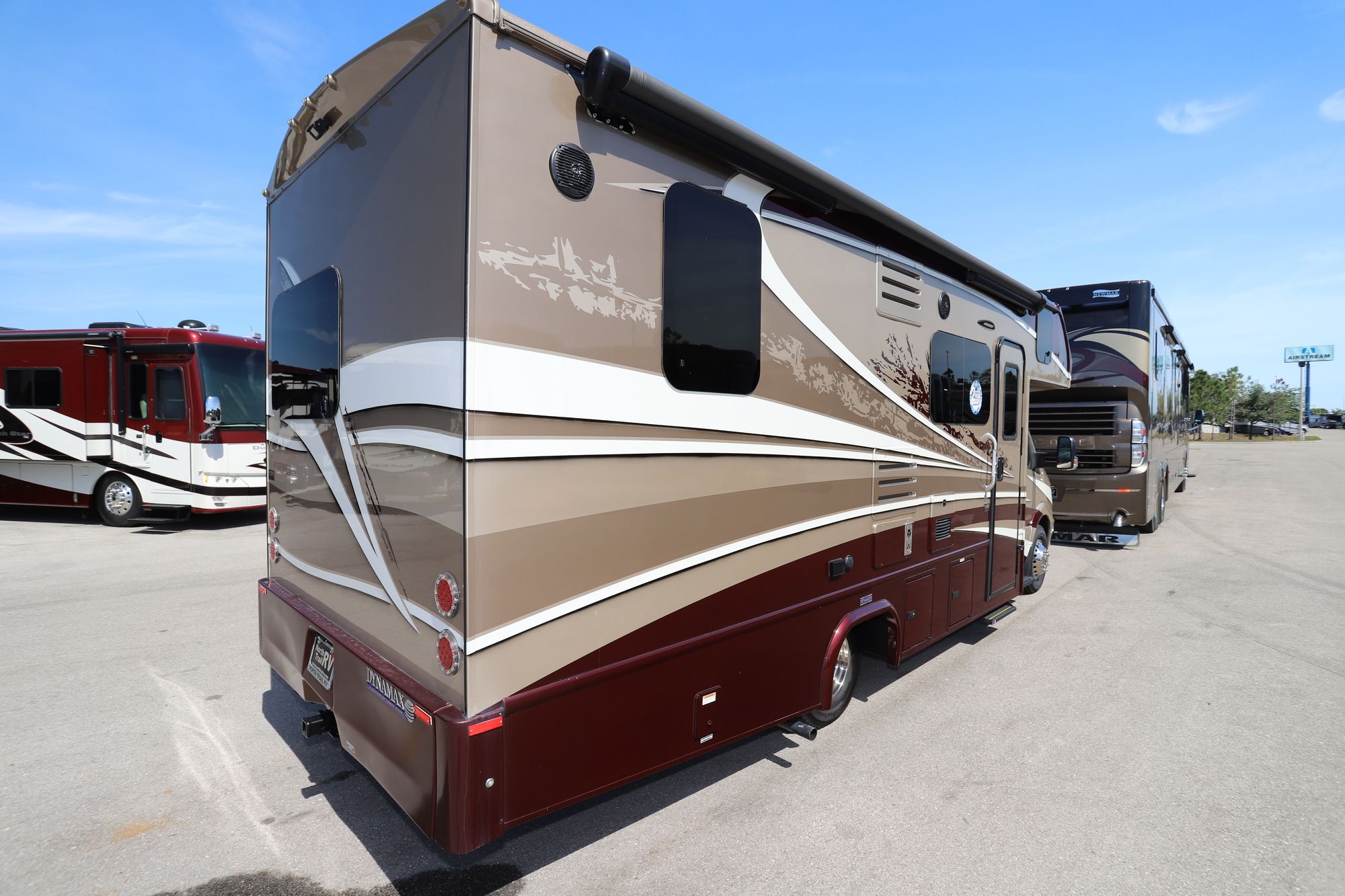 New 2019 Dynamax Isata 3 24CB Class C  For Sale