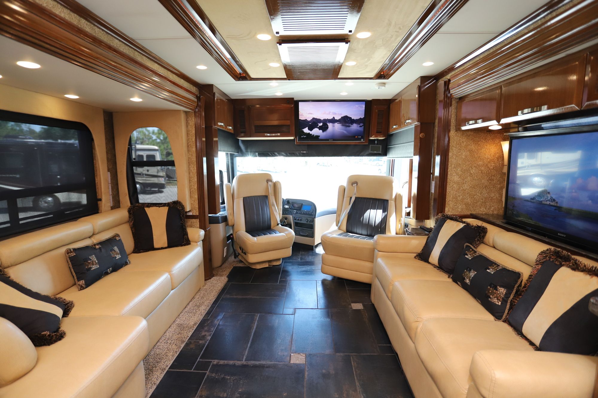 Used 2013 Newmar King Aire 4584 Class A  For Sale