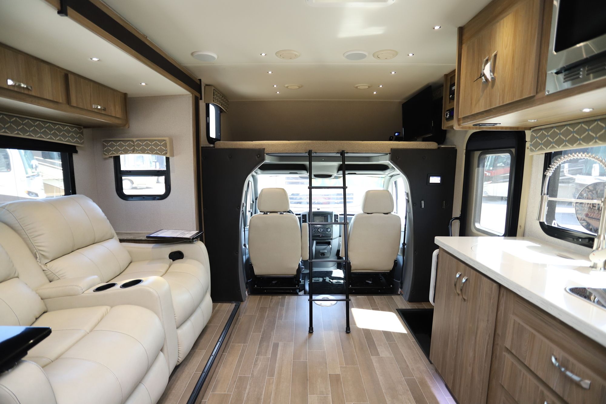 New 2019 Dynamax Isata 3 24CB Class C  For Sale