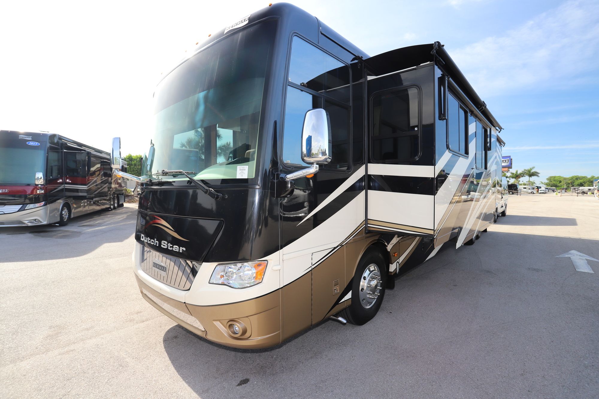 Used 2013 Newmar Dutch Star 4338 Class A  For Sale