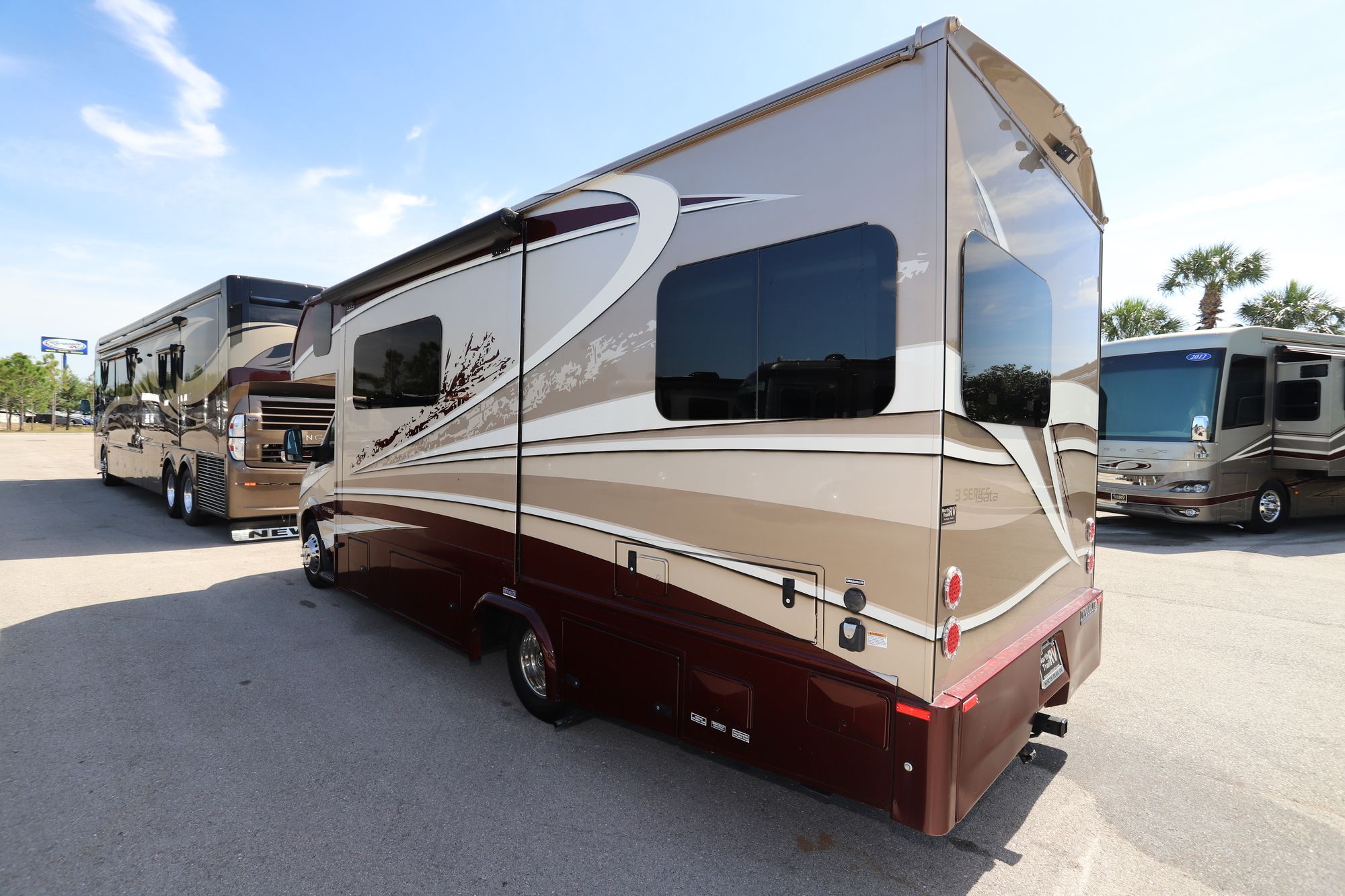 New 2019 Dynamax Isata 3 24CB Class C  For Sale