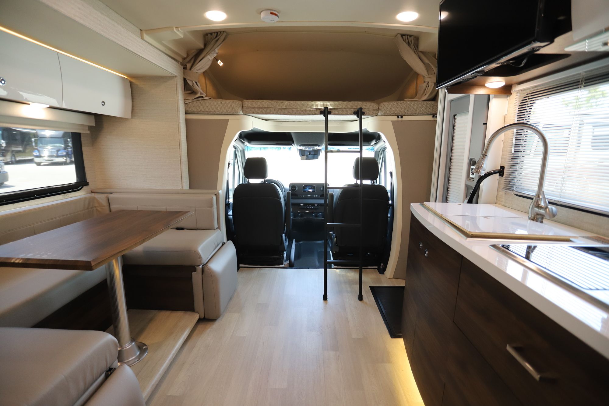 Used 2020 Winnebago View 24J Class C  For Sale