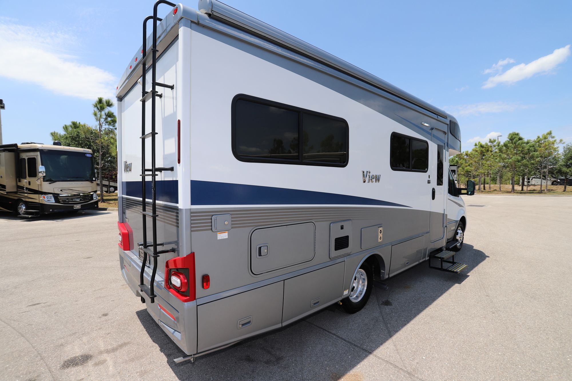 Used 2020 Winnebago View 24J Class C  For Sale