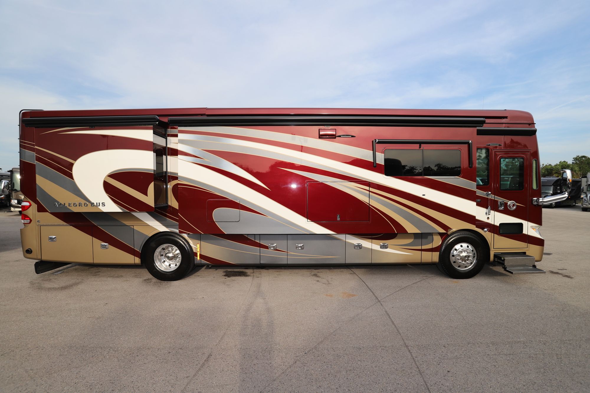 Used 2018 Tiffin Motor Homes Allegro Bus 37AP Class A  For Sale