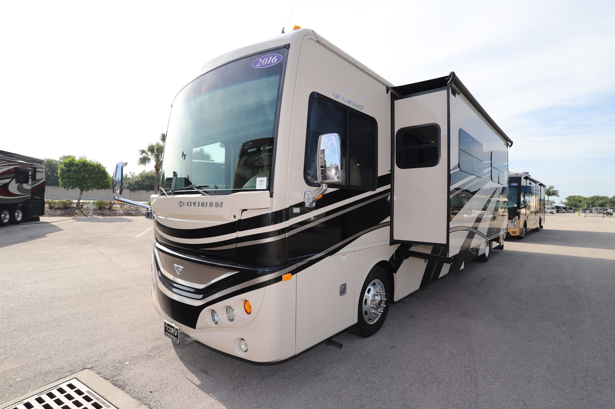 Used 2016 Fleetwood Expedition 40X Class A  For Sale