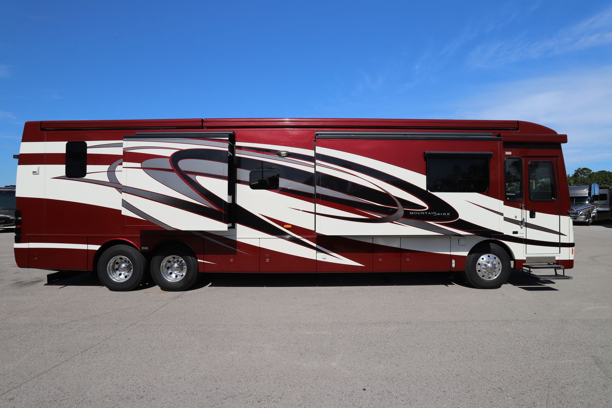 Used 2011 Newmar Mountain Aire 4344 Class A  For Sale