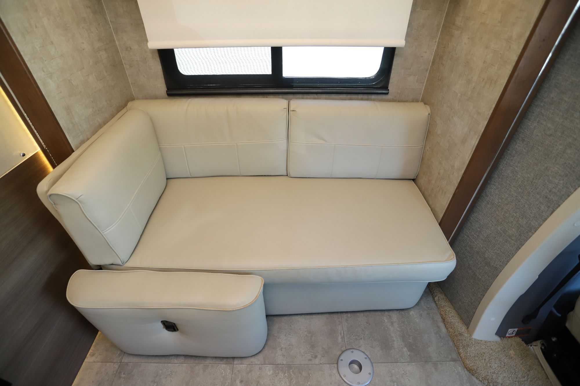 Used 2015 Itasca Navion 24V Class C  For Sale