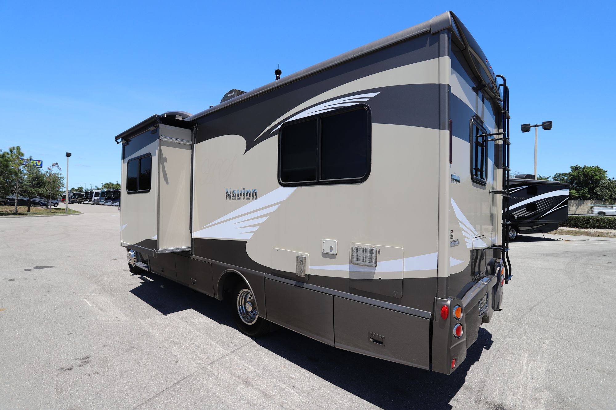 Used 2015 Itasca Navion 24V Class C  For Sale