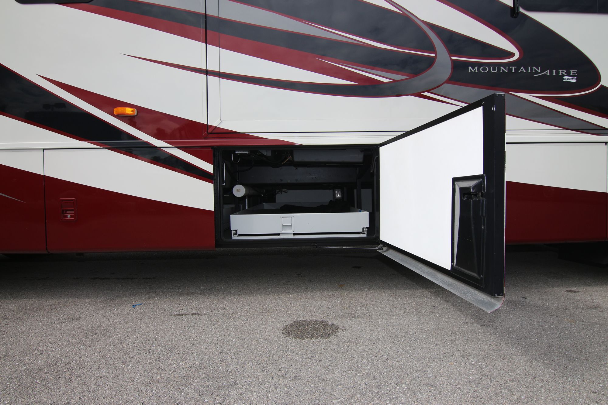 Used 2011 Newmar Mountain Aire 4344 Class A  For Sale