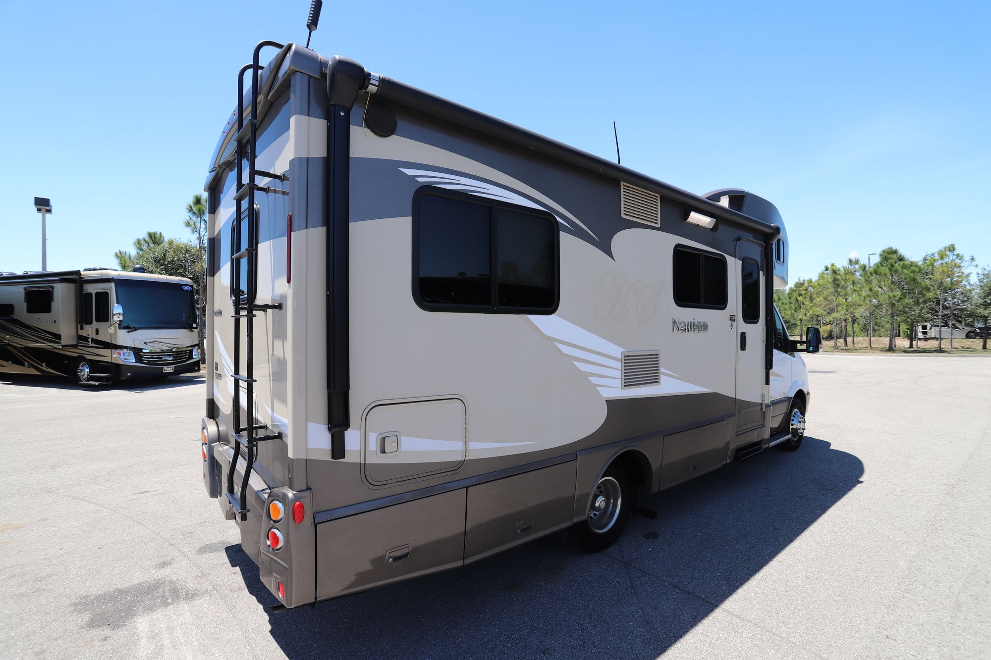 Used 2015 Itasca Navion 24V Class C  For Sale