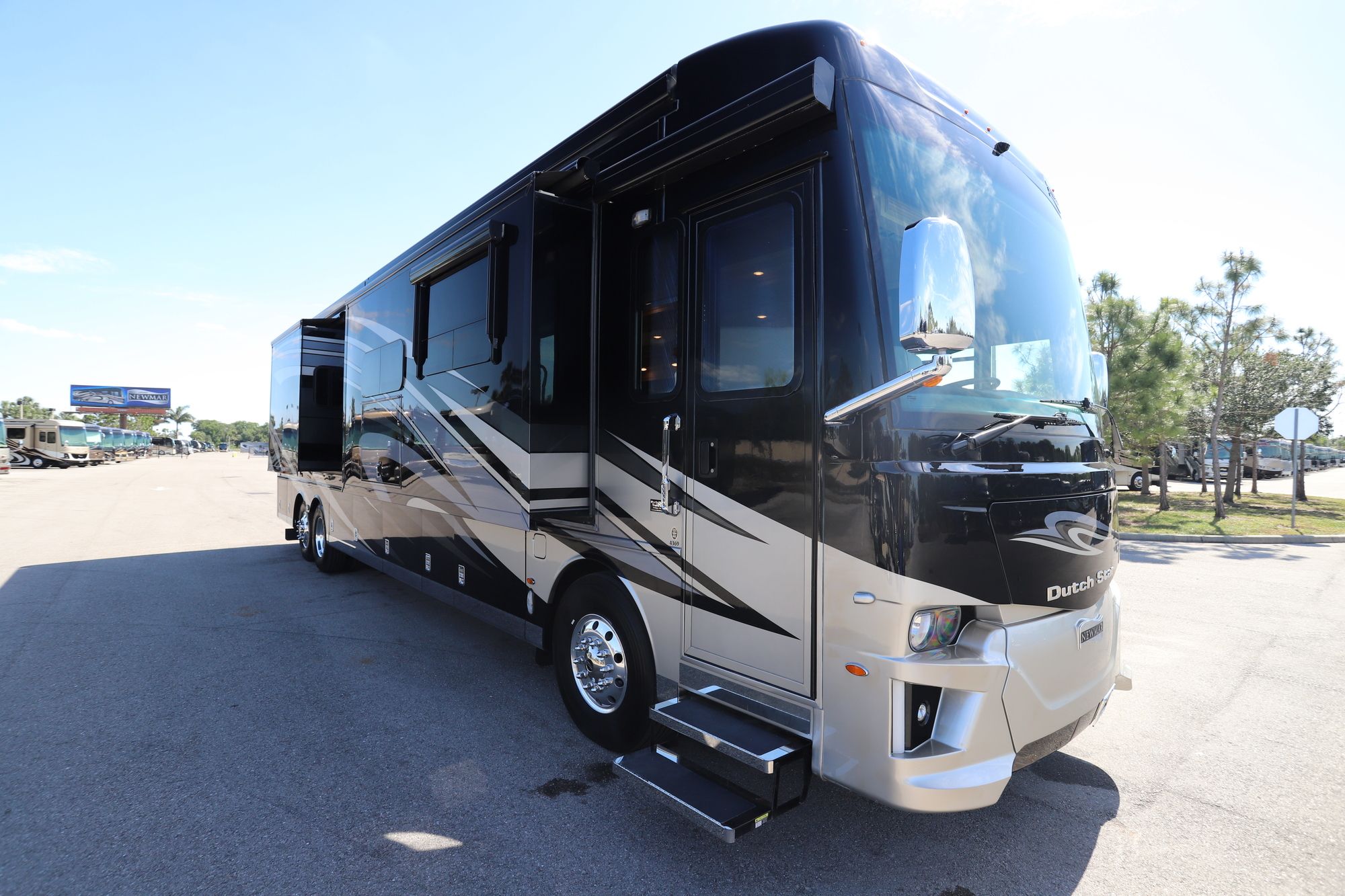 Used 2019 Newmar Dutch Star 4369 Class A  For Sale