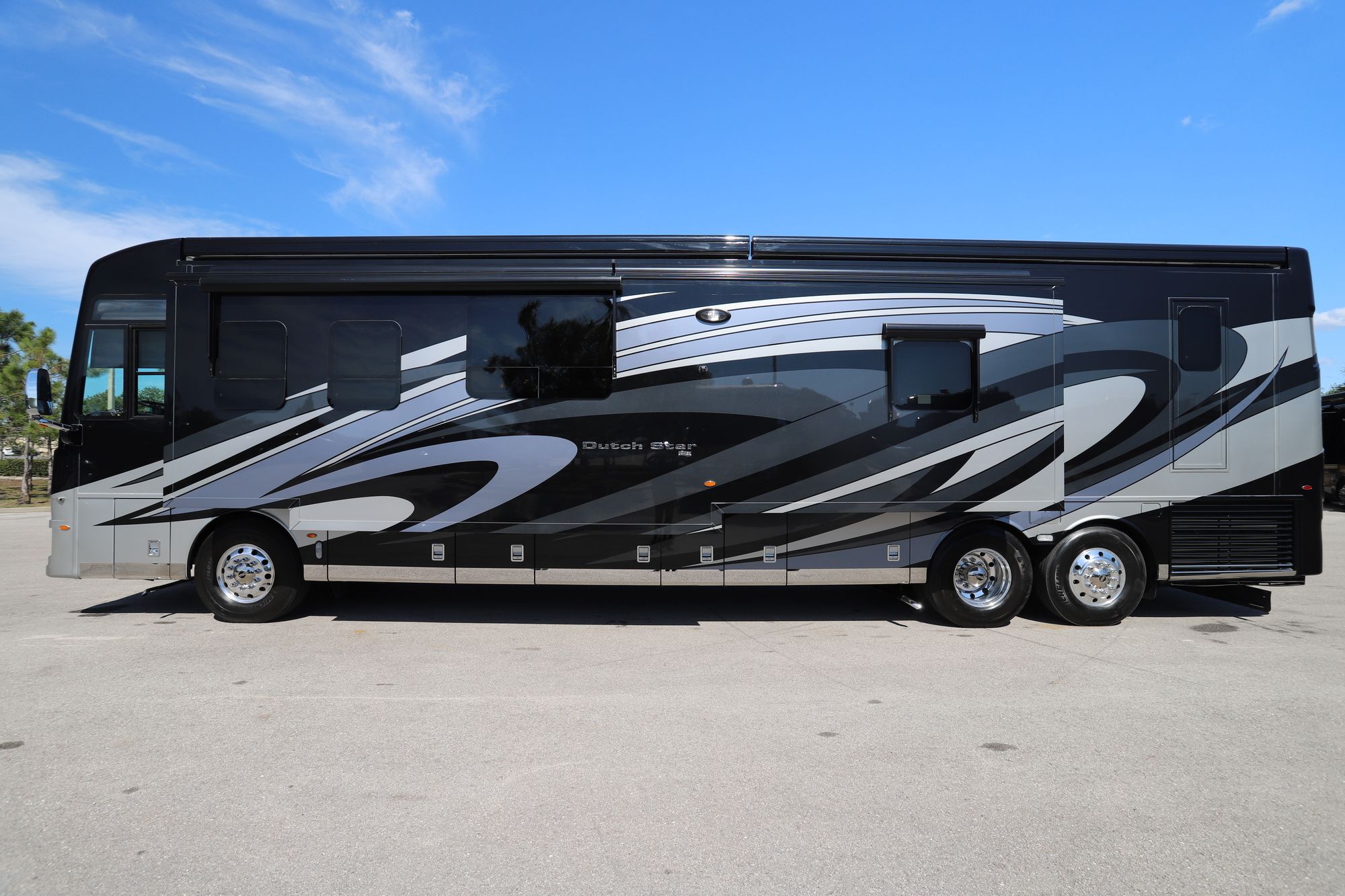 Used 2019 Newmar Dutch Star 4369 Class A  For Sale