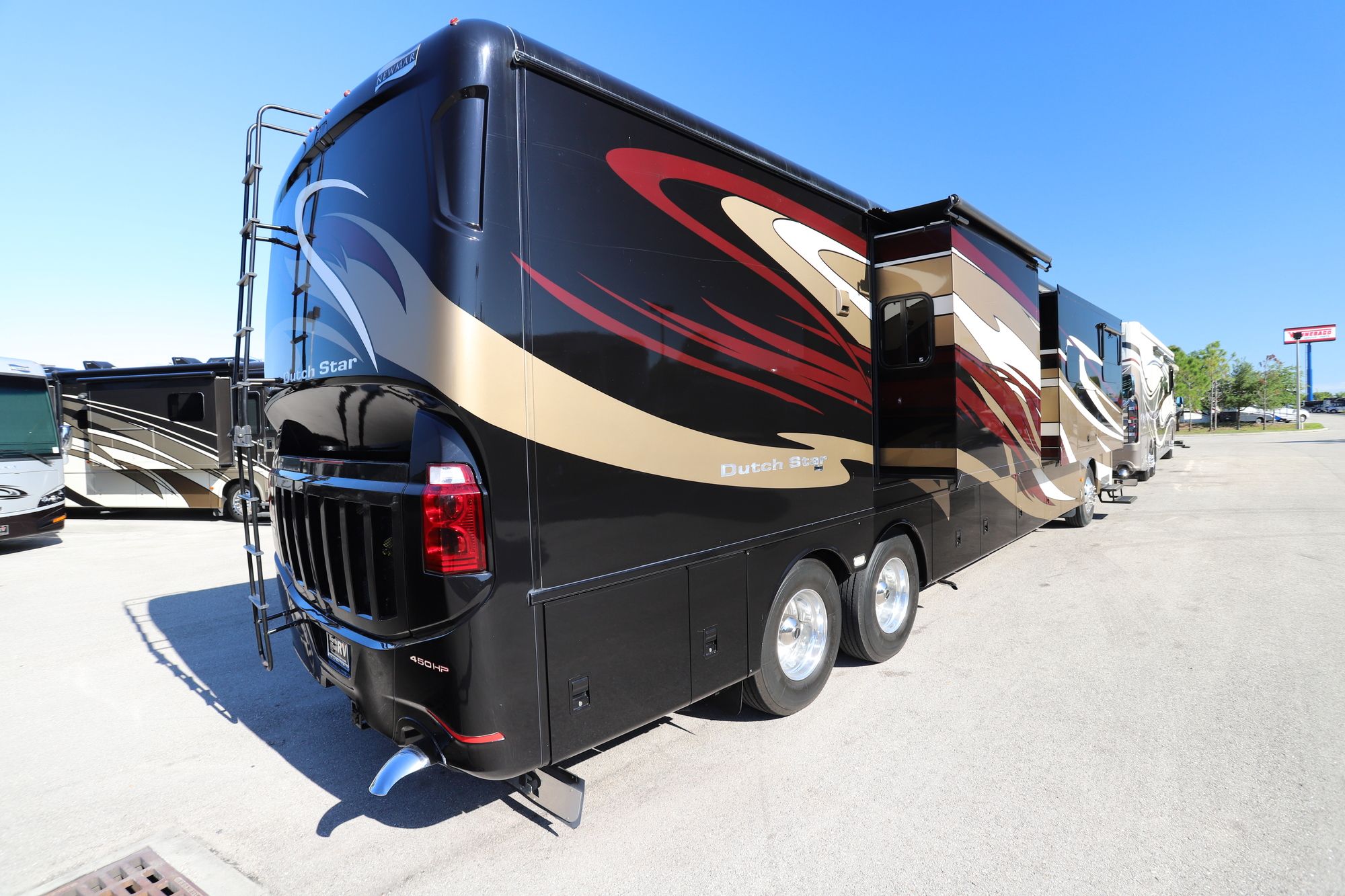 Used 2014 Newmar Dutch Star 4369 Class A  For Sale