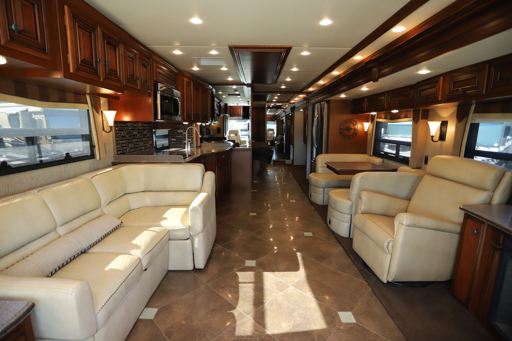 Used 2014 Newmar Dutch Star 4369 Class A  For Sale