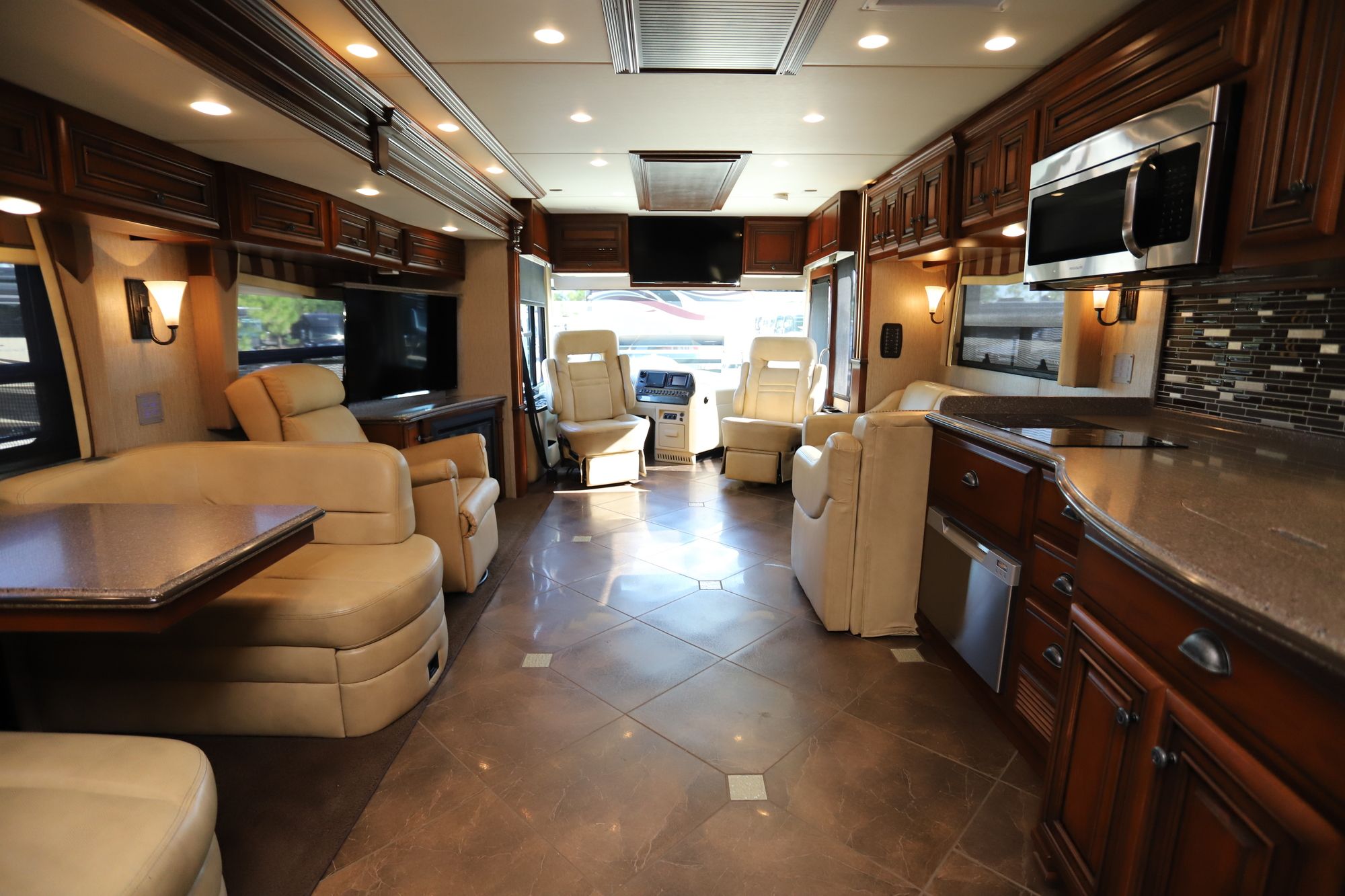 Used 2014 Newmar Dutch Star 4369 Class A  For Sale