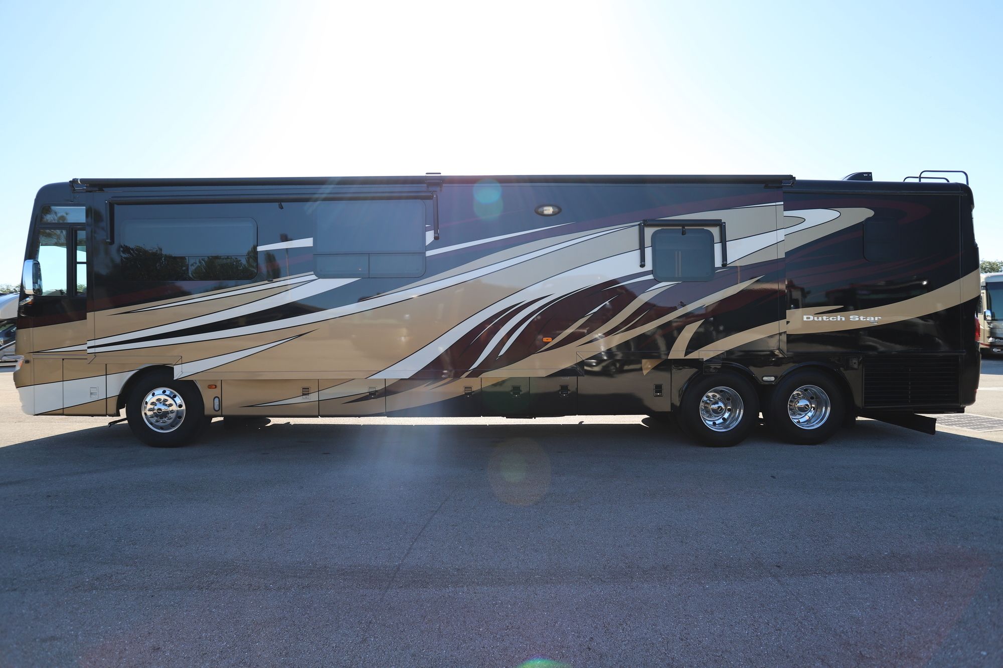 Used 2014 Newmar Dutch Star 4369 Class A  For Sale