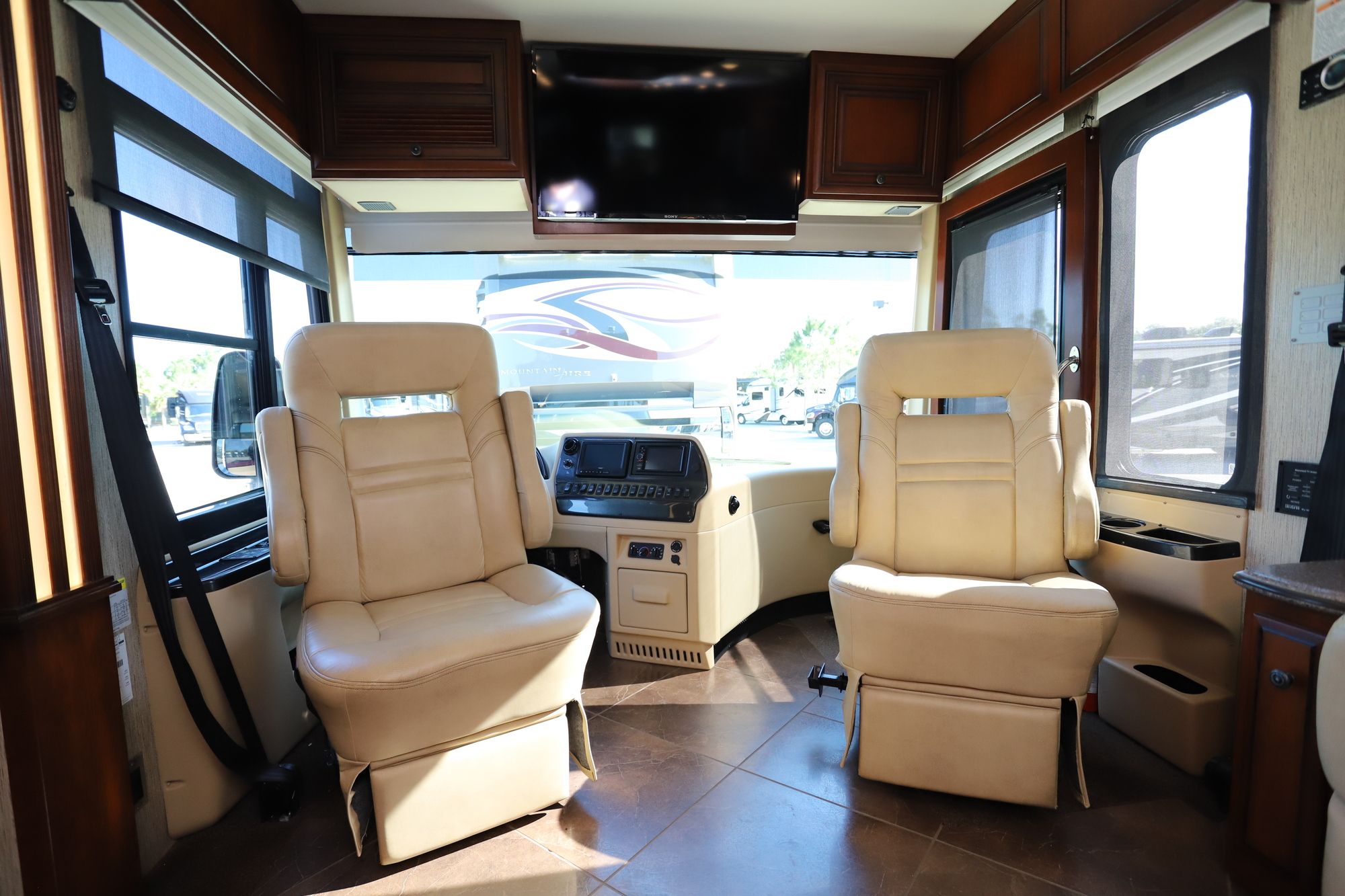 Used 2014 Newmar Dutch Star 4369 Class A  For Sale