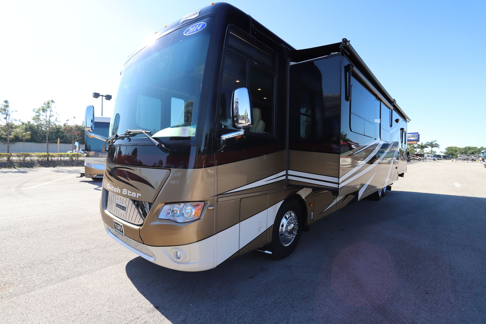 Used 2014 Newmar Dutch Star 4369 Class A  For Sale