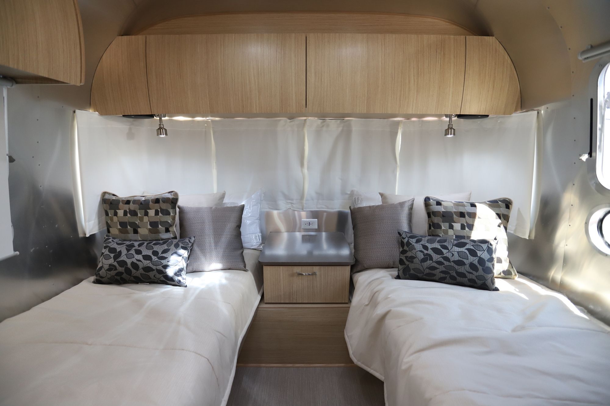 New 2020 Airstream Flying Cloud 25RB Travel Trailer  For Sale