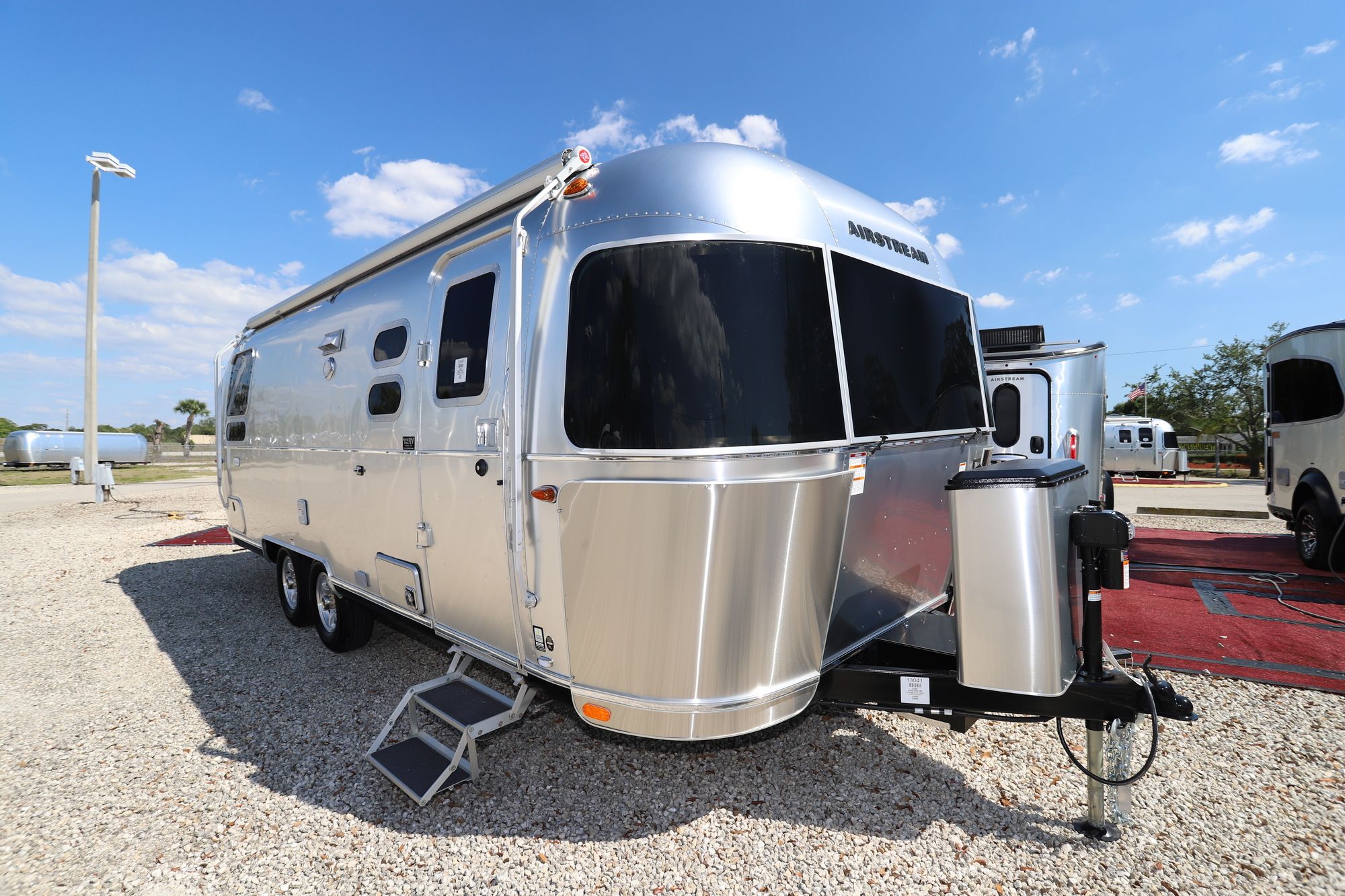 New 2020 Airstream Flying Cloud 25RB Travel Trailer  For Sale