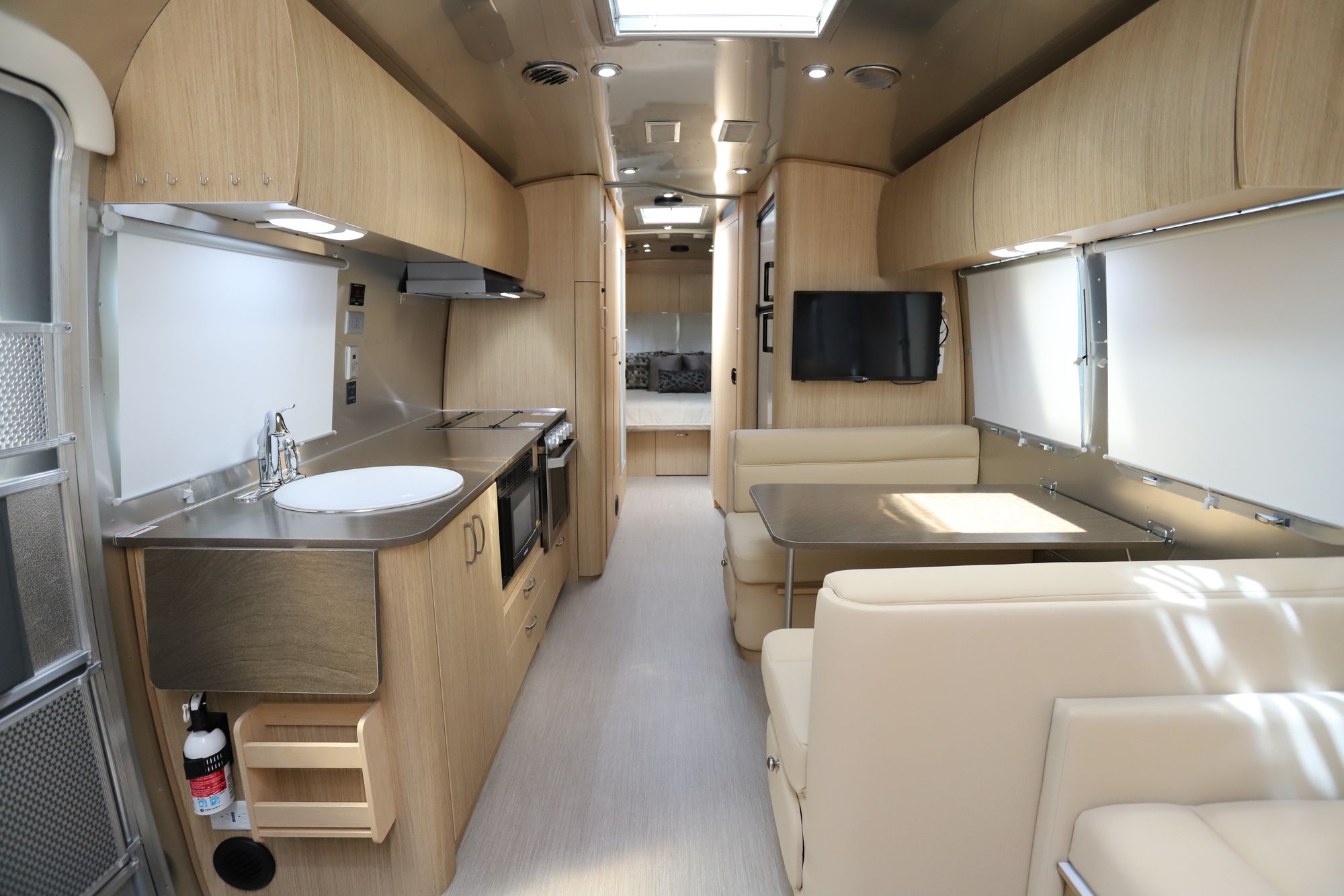 New 2020 Airstream Flying Cloud 30RB Travel Trailer  For Sale