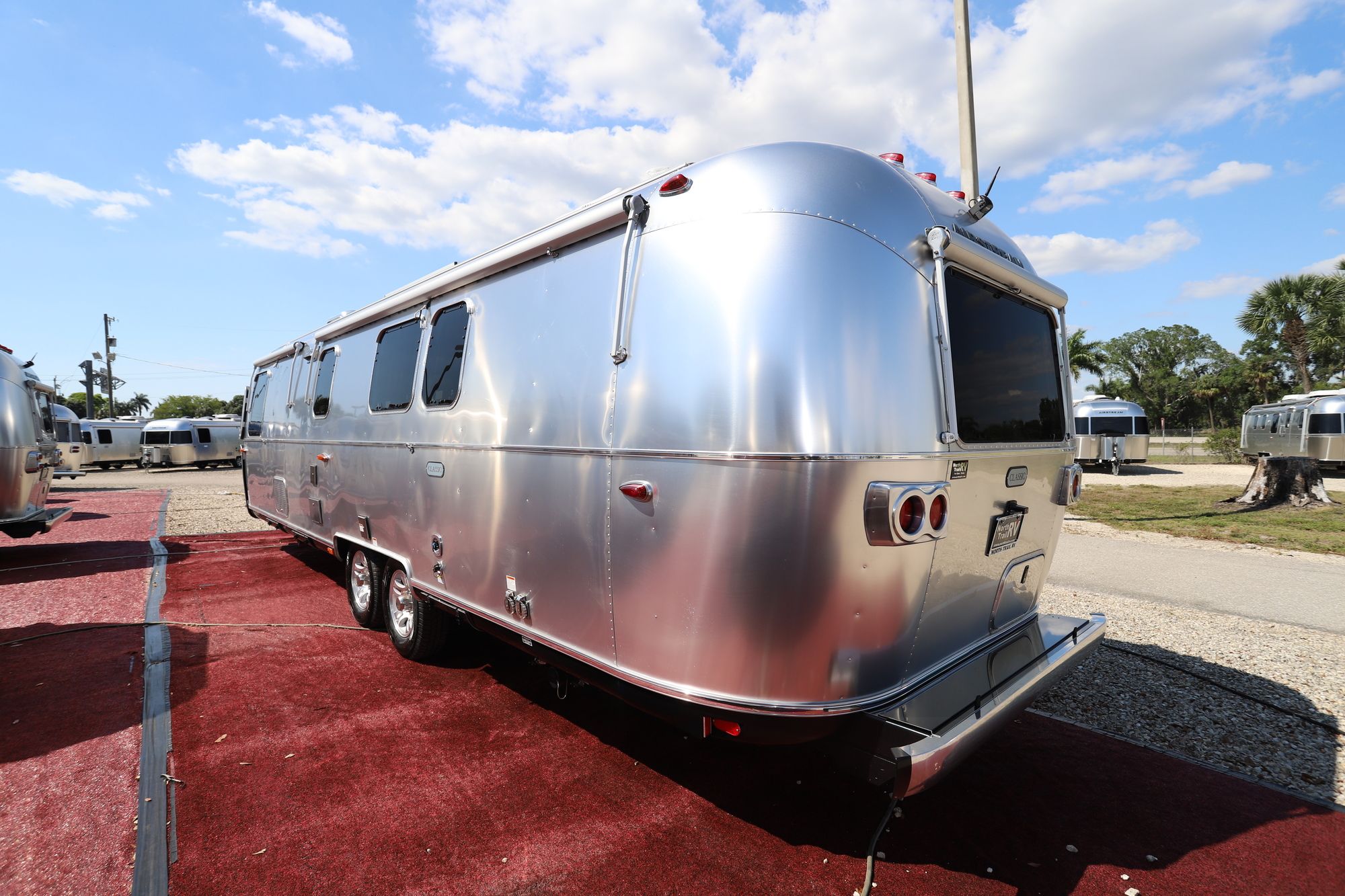 New 2020 Airstream Classic 33FB Travel Trailer  For Sale