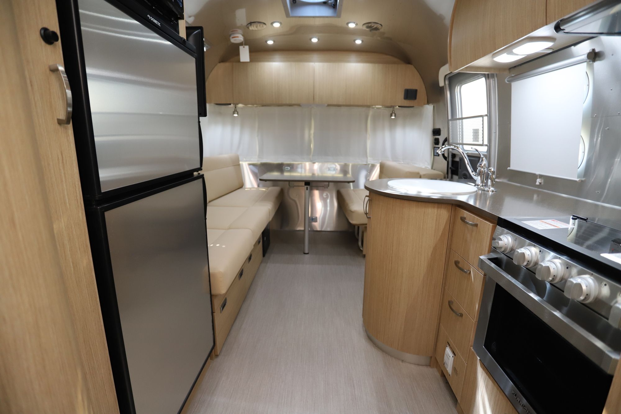 New 2020 Airstream Flying Cloud 25RB Travel Trailer  For Sale