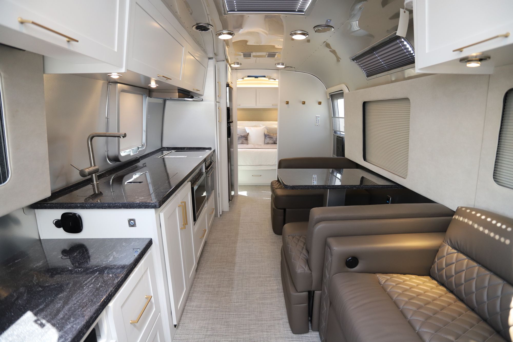 New 2020 Airstream Classic 33FB Travel Trailer  For Sale