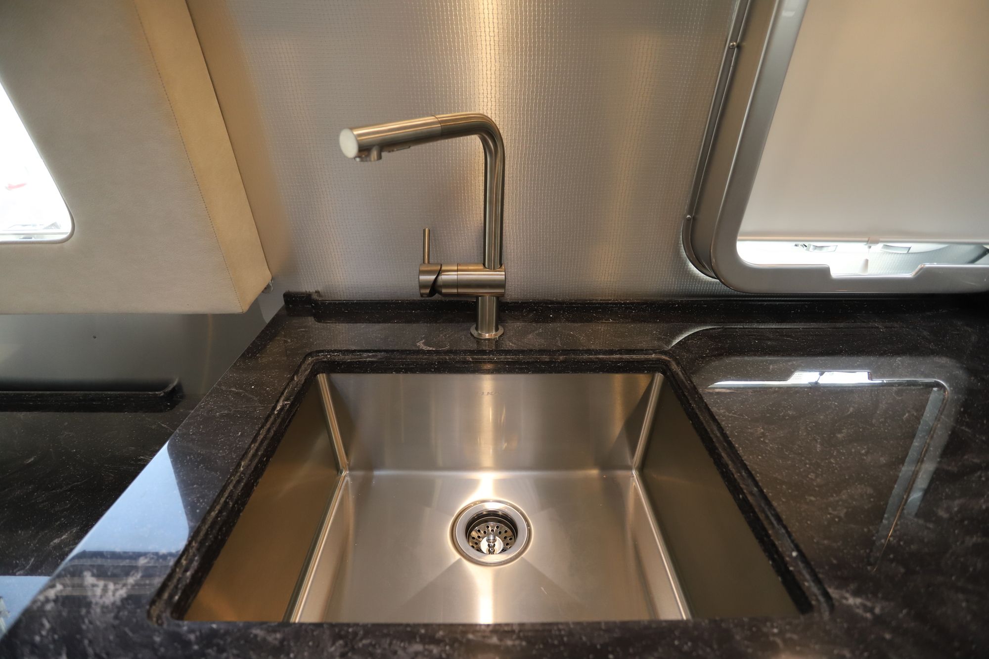 New 2020 Airstream Classic 33FB Travel Trailer  For Sale