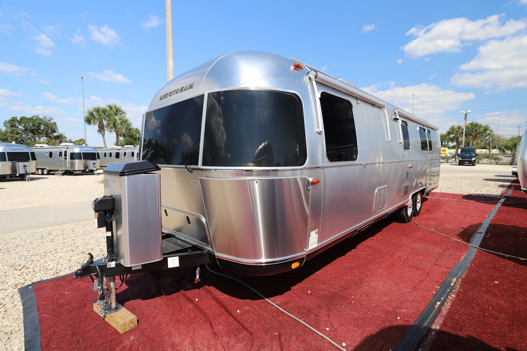 New 2020 Airstream Classic 33FB Travel Trailer  For Sale