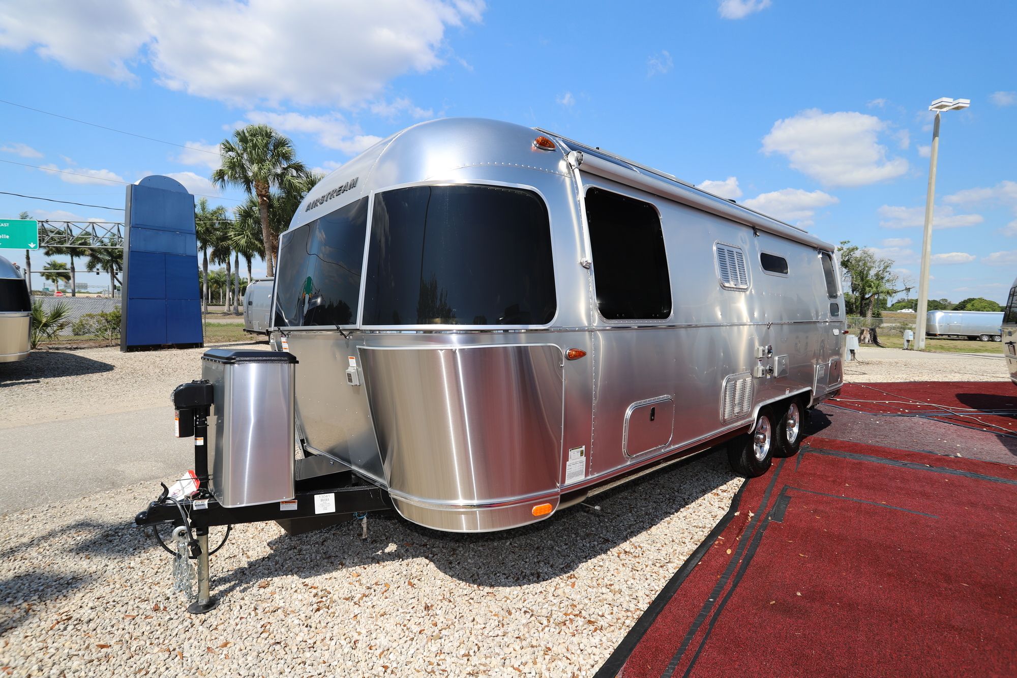 New 2020 Airstream Flying Cloud 25RB Travel Trailer  For Sale