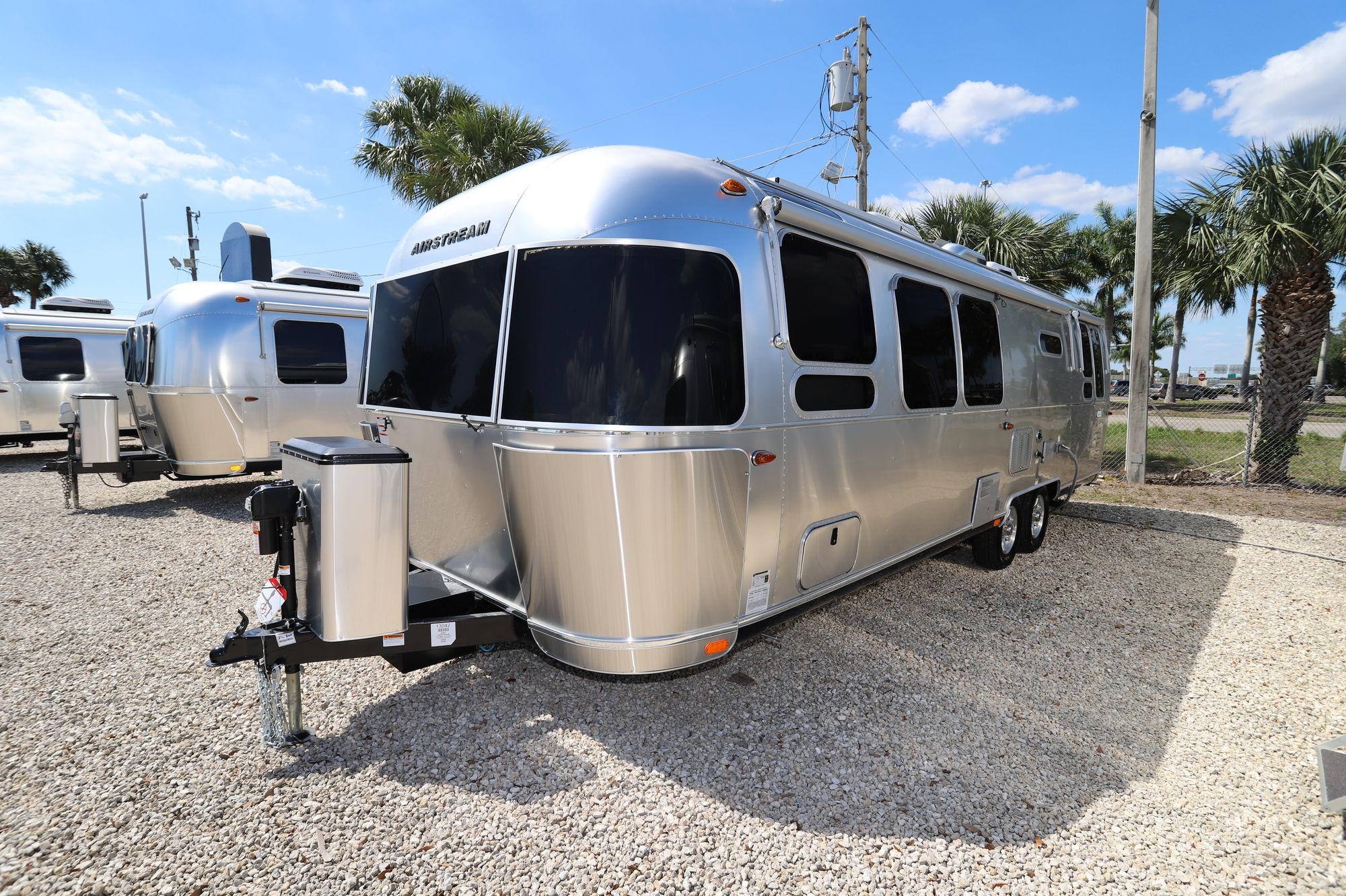 New 2020 Airstream Flying Cloud 30RB Travel Trailer  For Sale