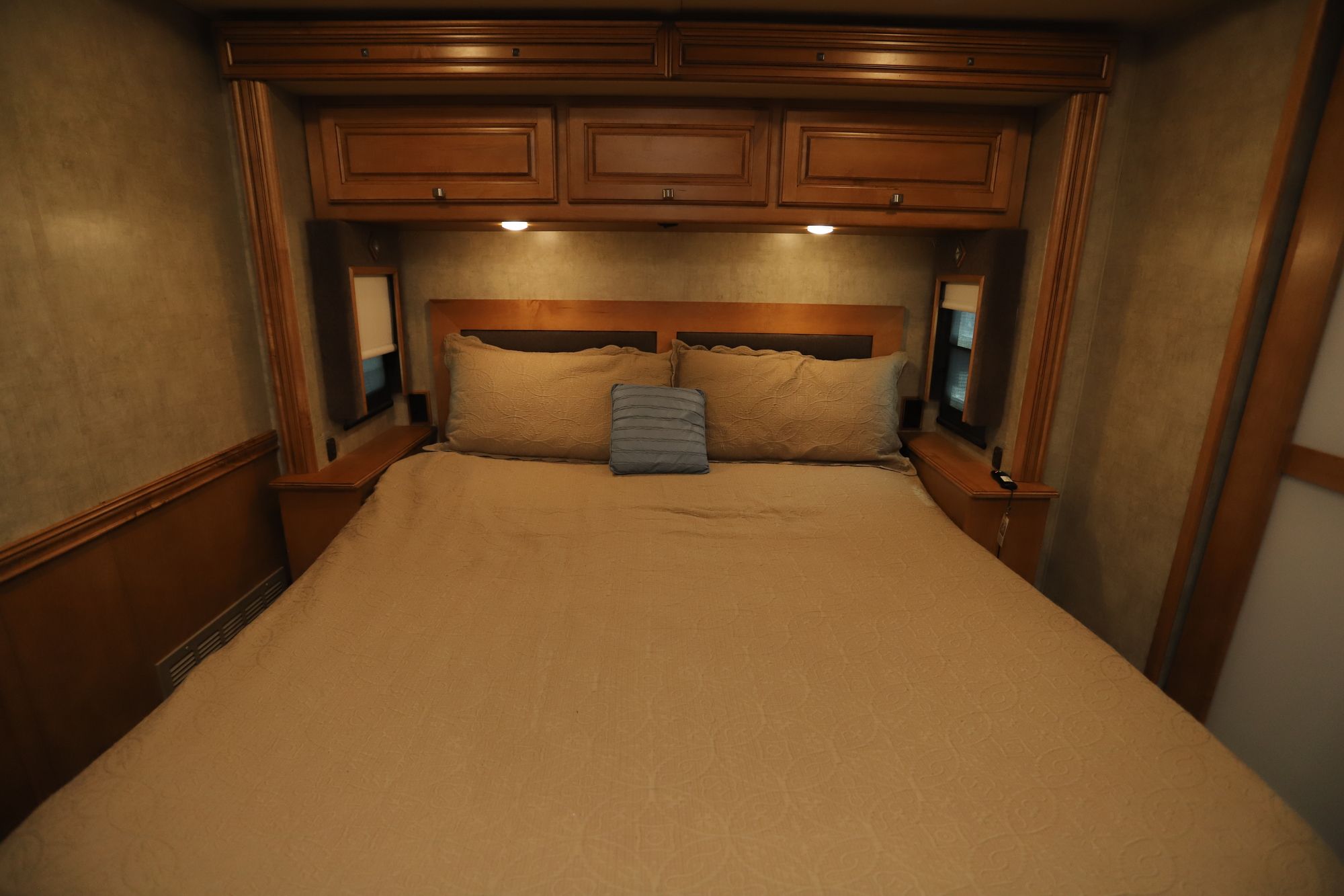 Used 2015 Winnebago Journey 42E Class A  For Sale