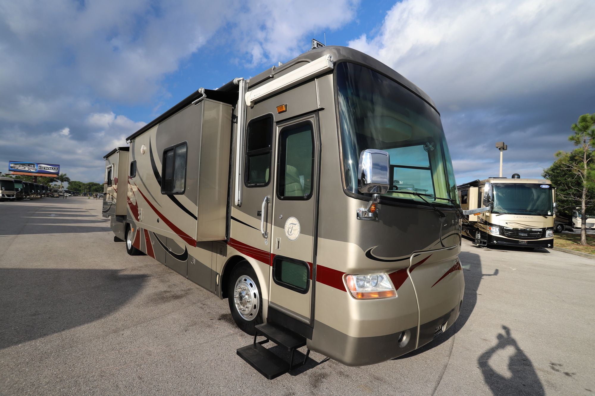 Used 2006 Tiffin Motor Homes Phaeton 40QDH Class A  For Sale