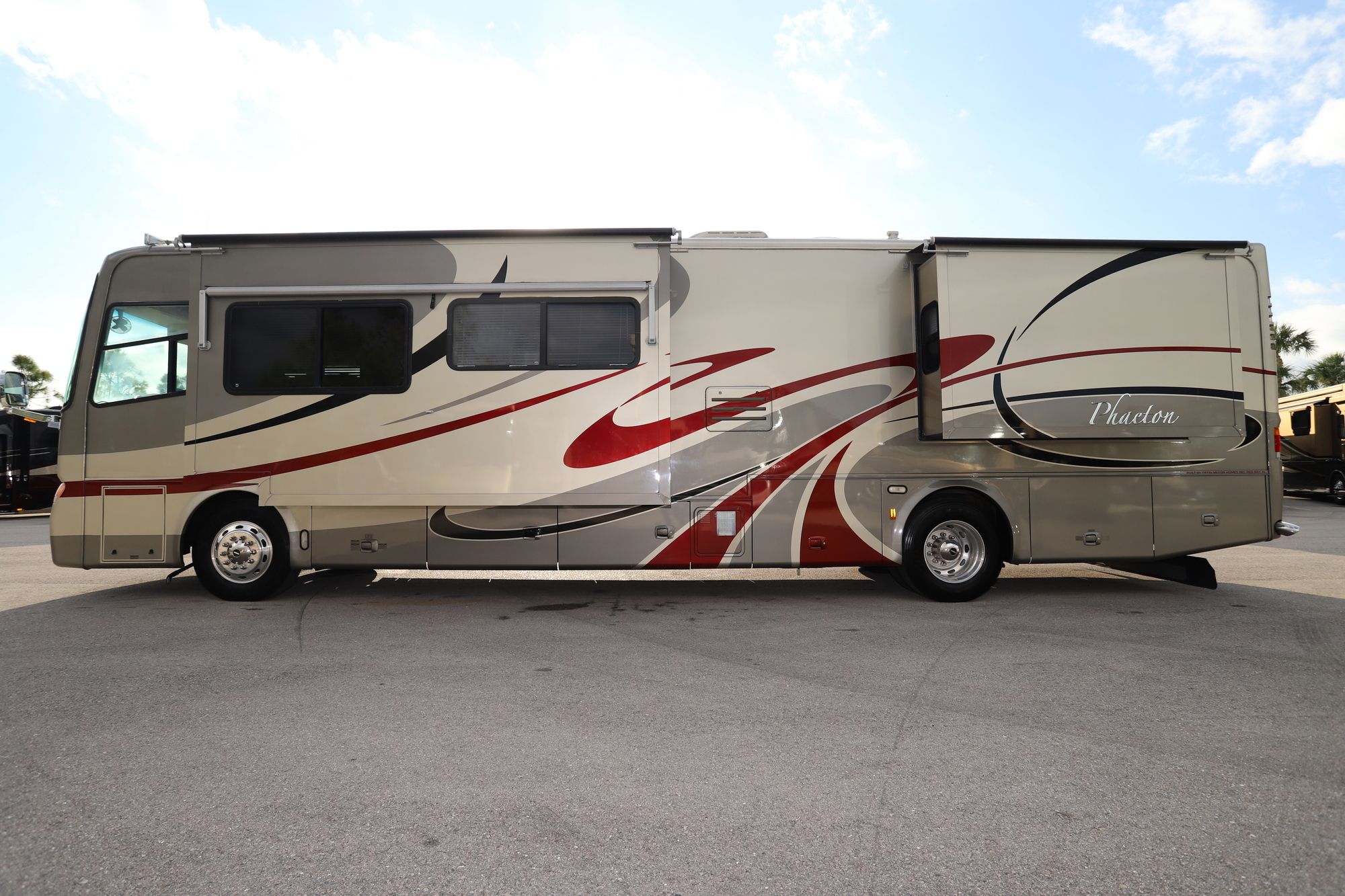 Used 2006 Tiffin Motor Homes Phaeton 40QDH Class A  For Sale