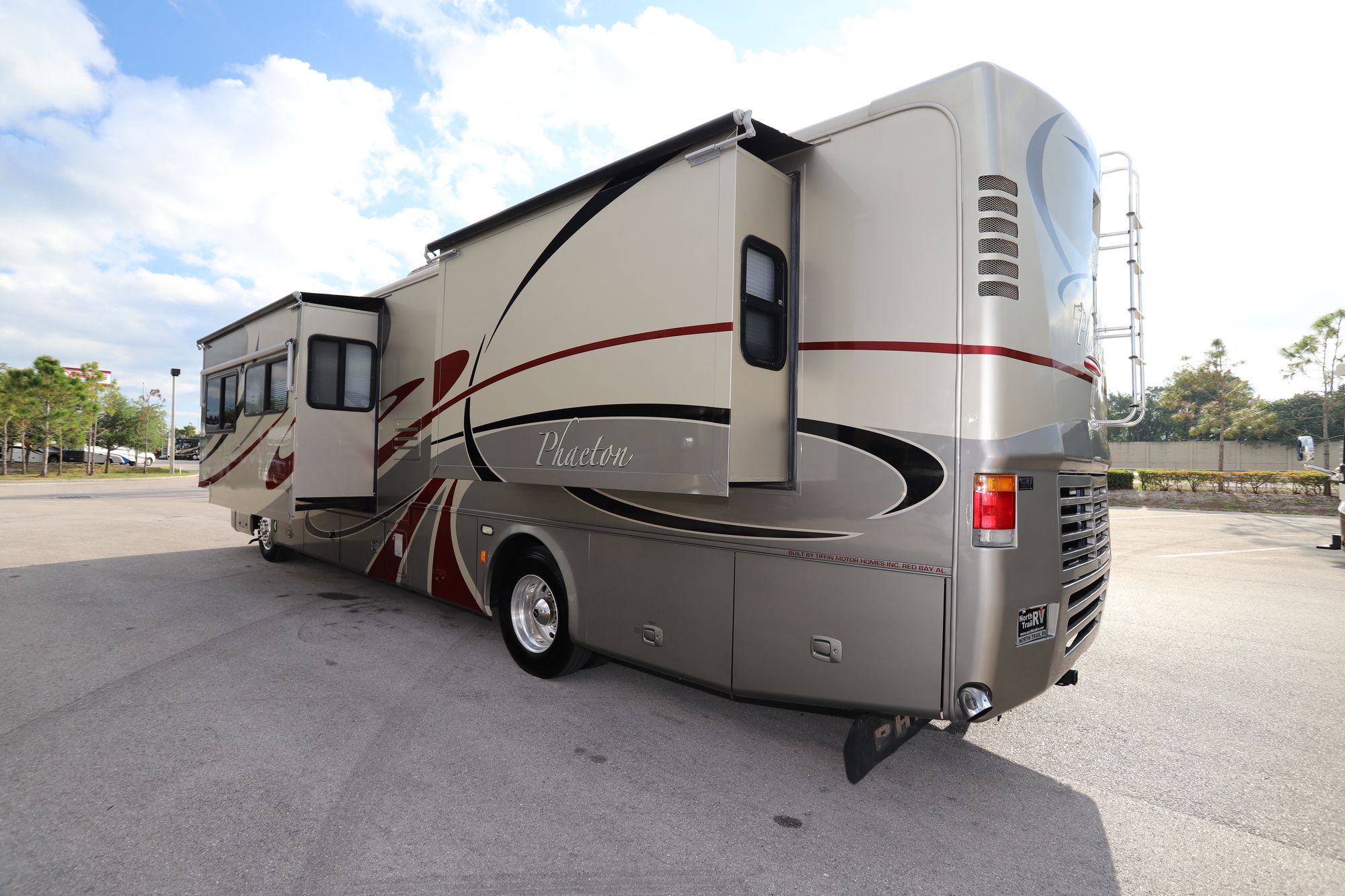 Used 2006 Tiffin Motor Homes Phaeton 40QDH Class A  For Sale