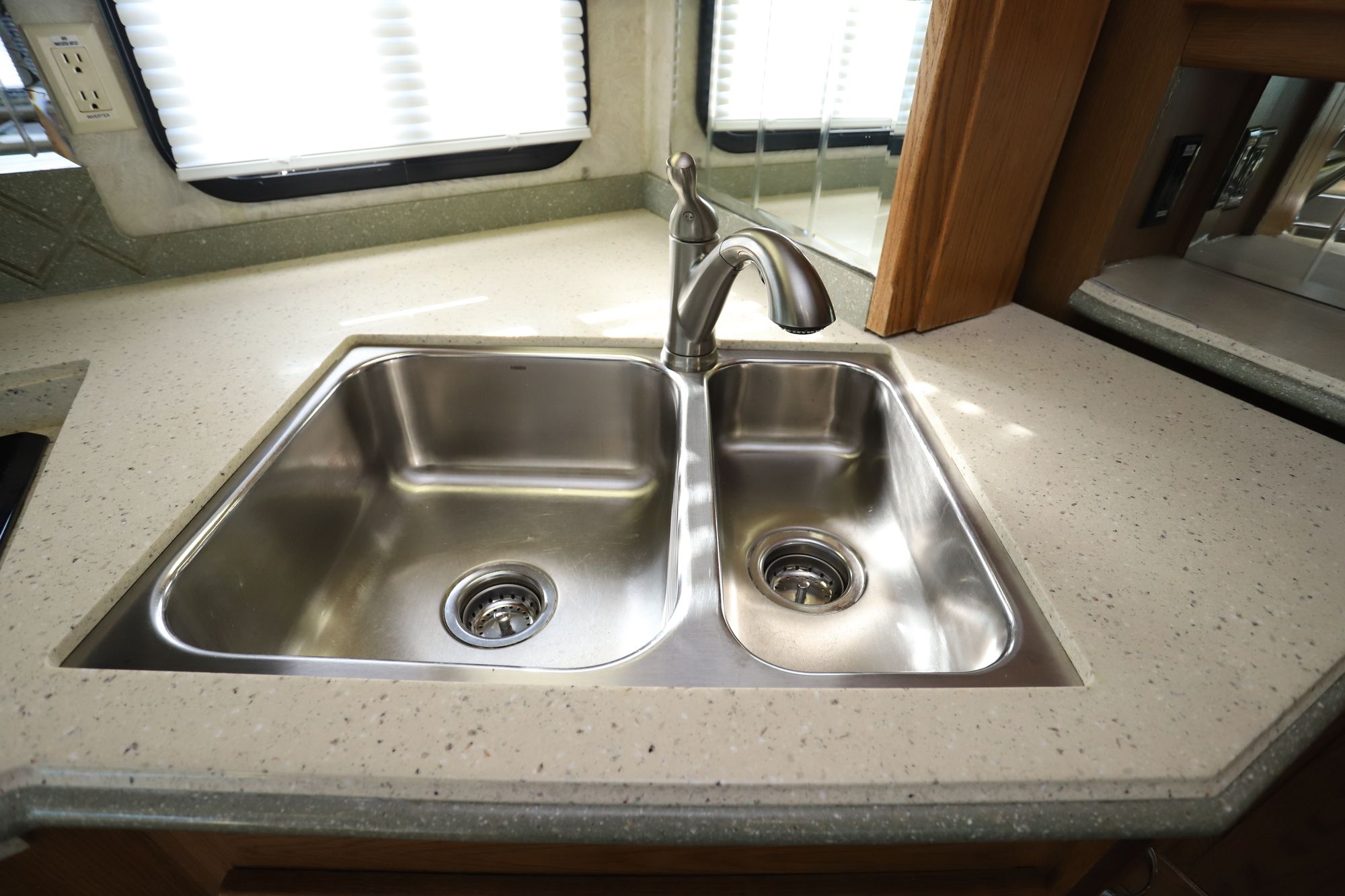 Used 2006 Tiffin Motor Homes Phaeton 40QDH Class A  For Sale