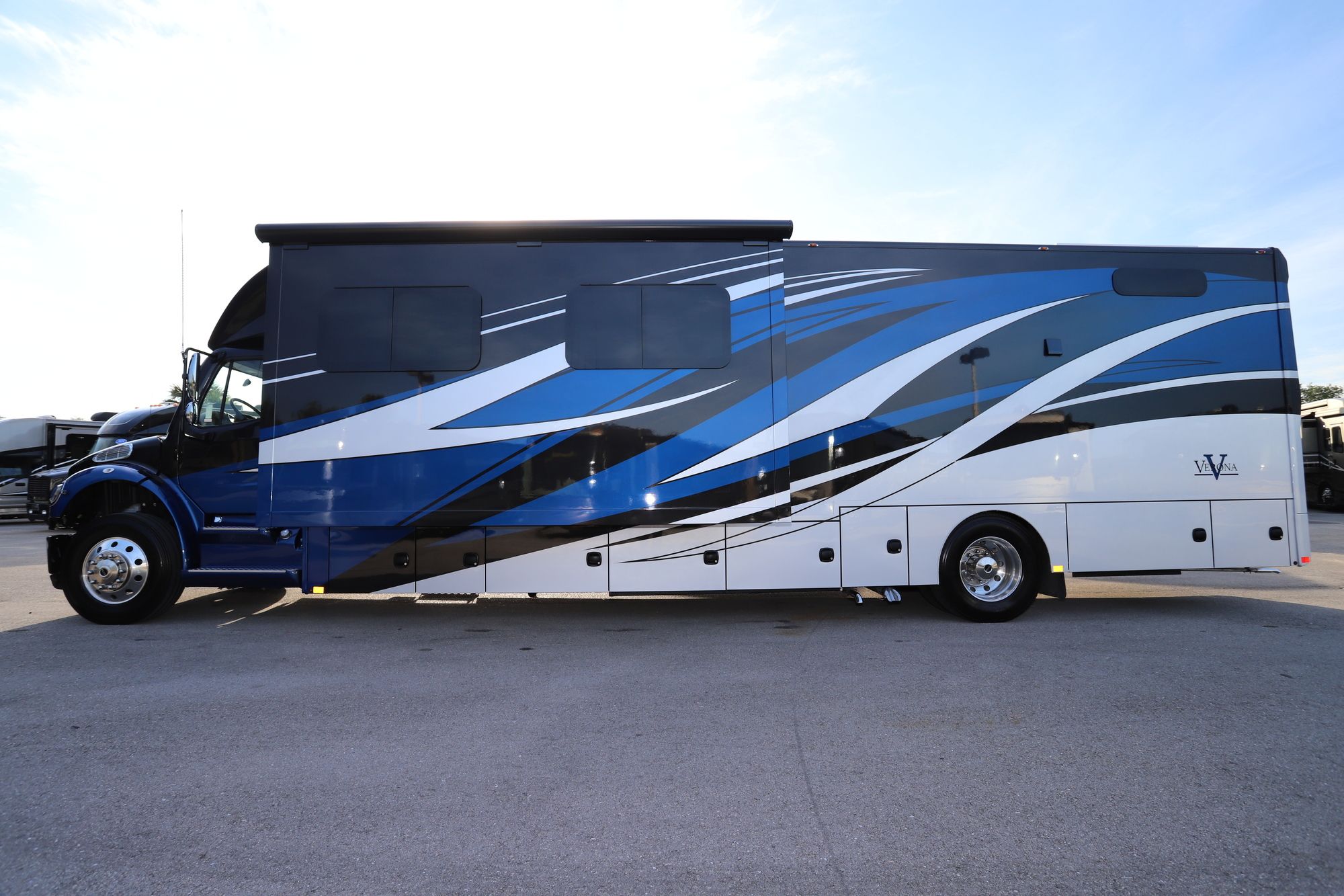 New 2021 Renegade Rv Verona 40VBH Super C  For Sale