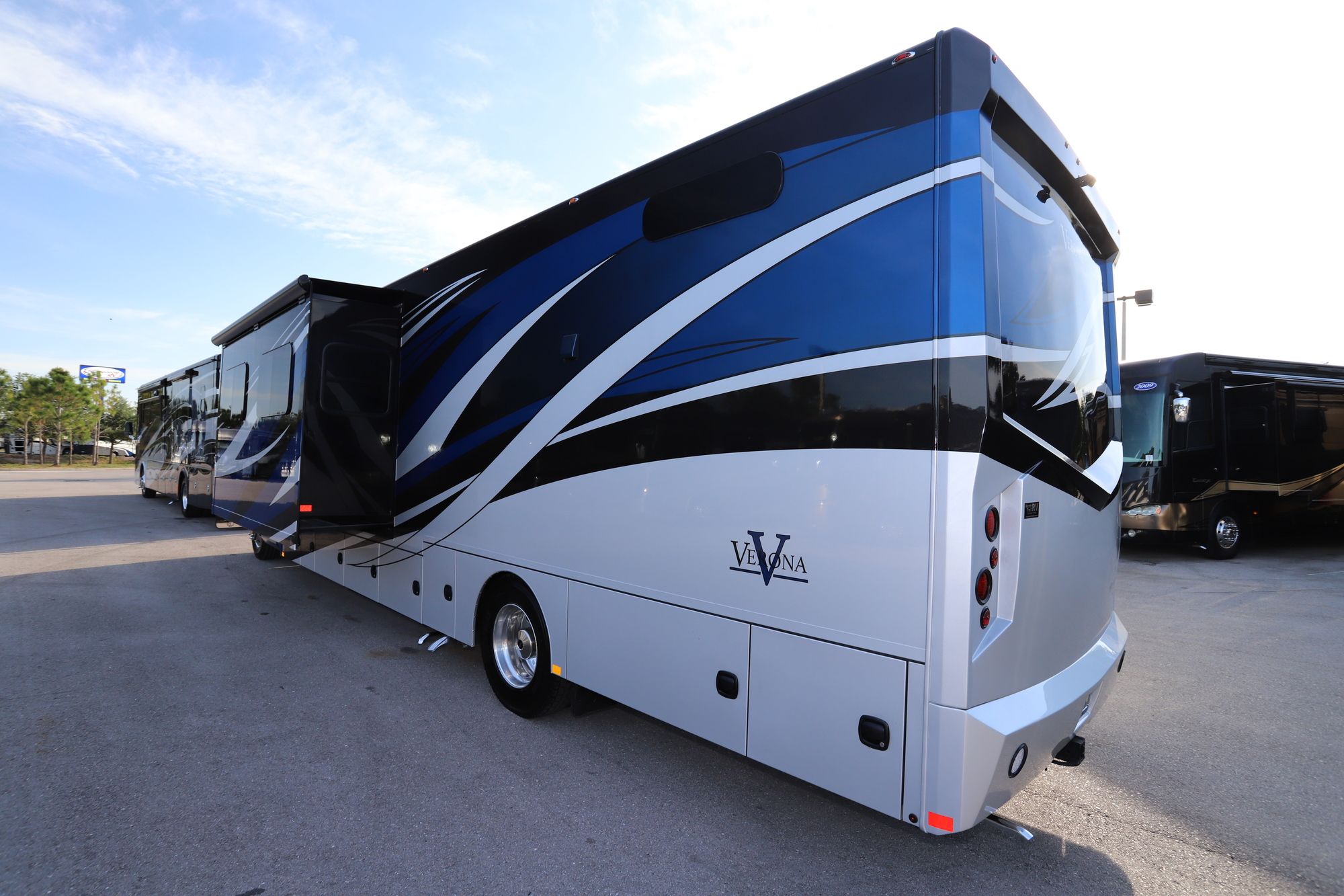 New 2021 Renegade Rv Verona 40VBH Super C  For Sale