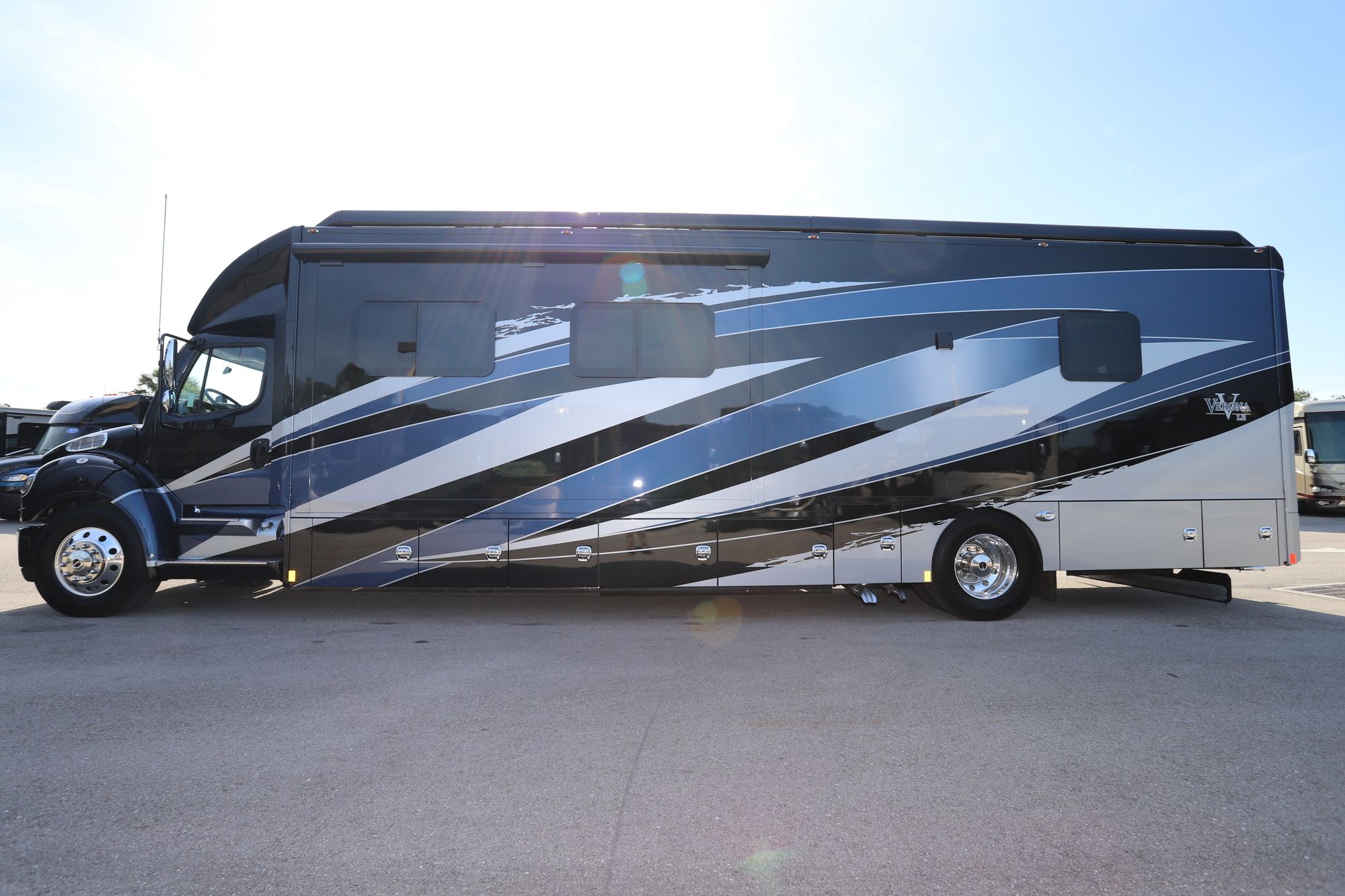 New 2021 Renegade Rv Verona Le 40LTS Super C  For Sale