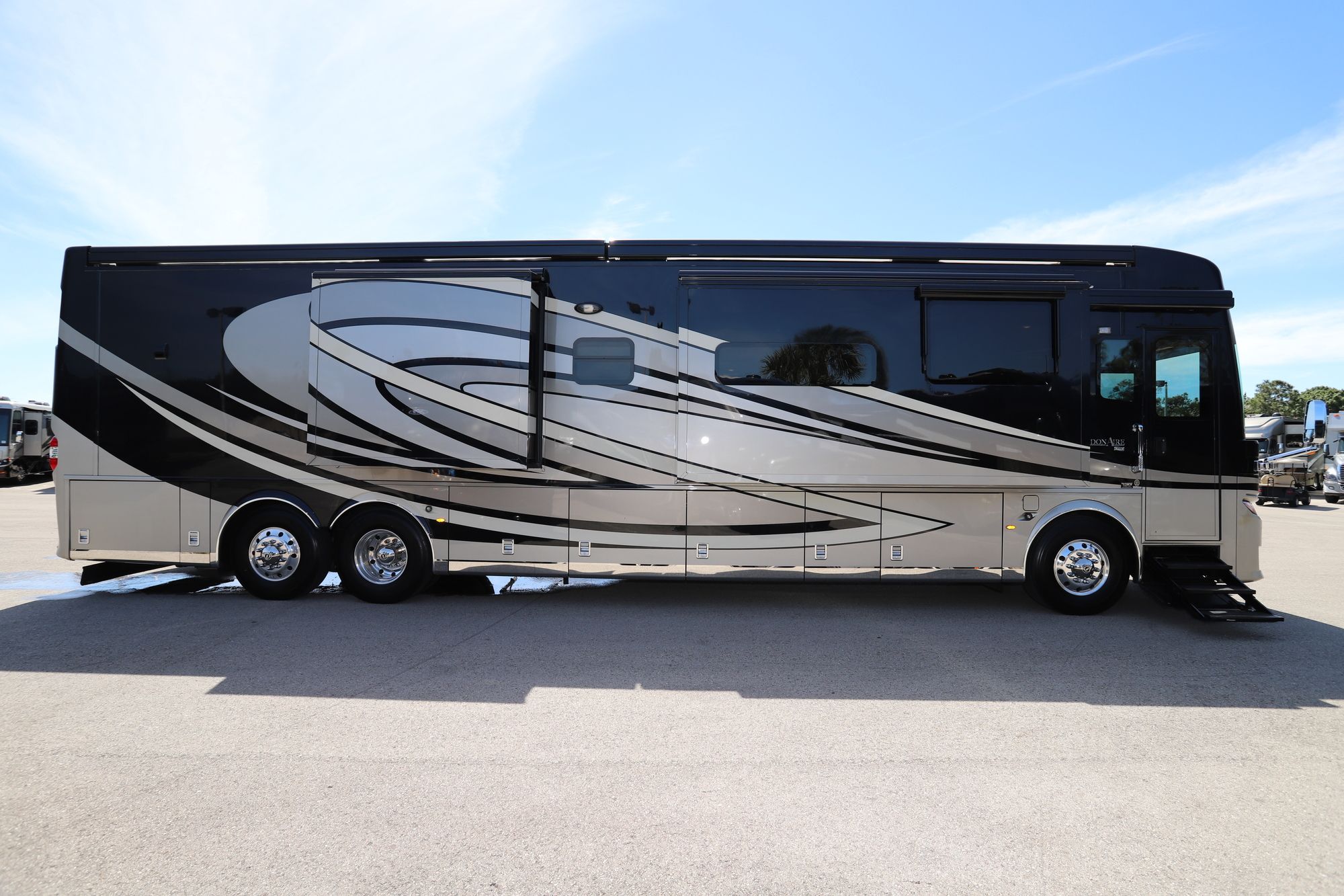 Used 2019 Newmar London Aire 4543 Class A  For Sale