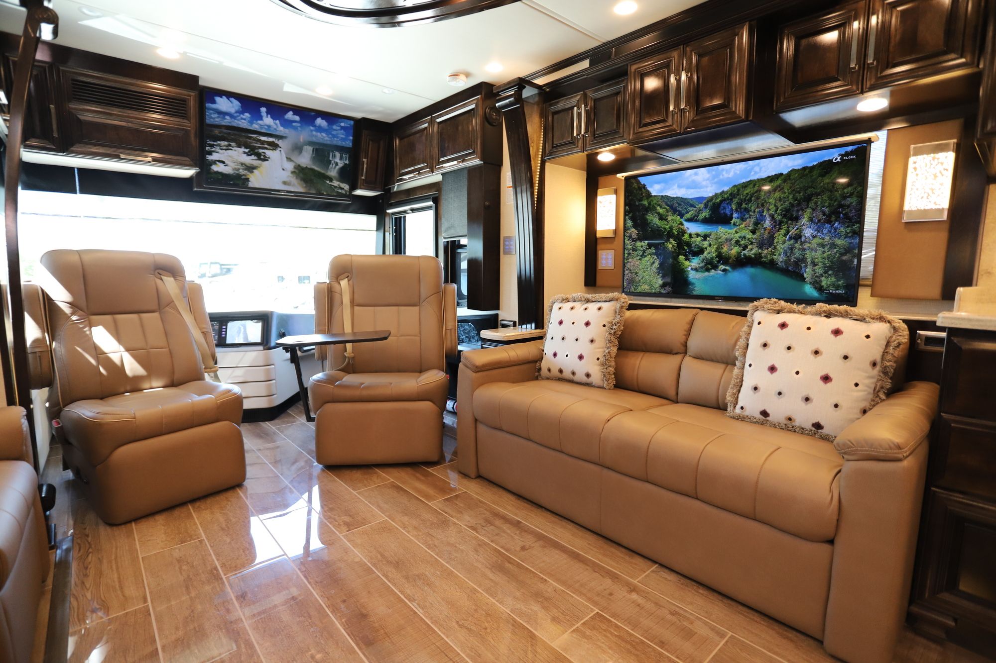 Used 2019 Newmar London Aire 4543 Class A  For Sale