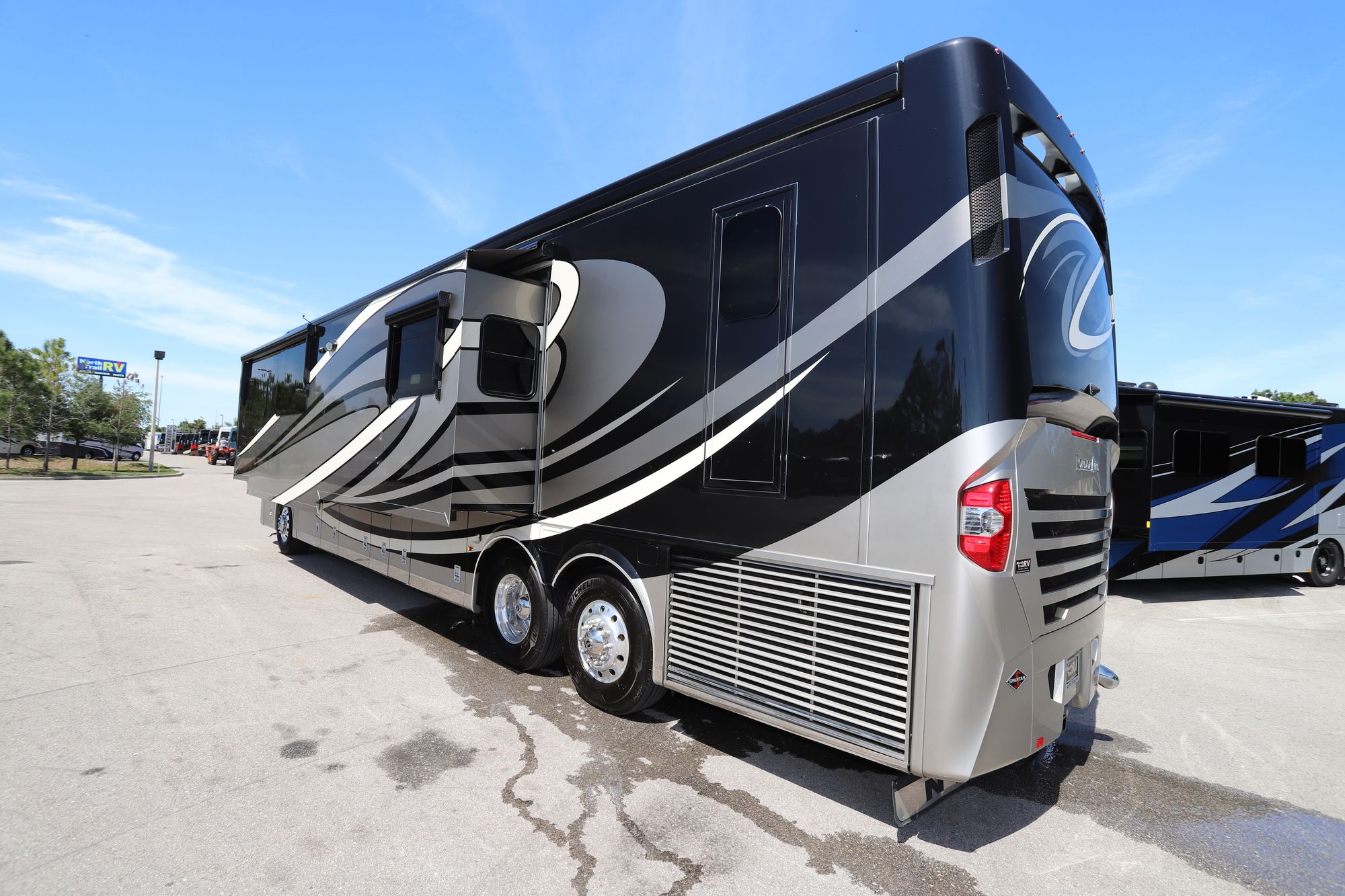 Used 2019 Newmar London Aire 4543 Class A  For Sale