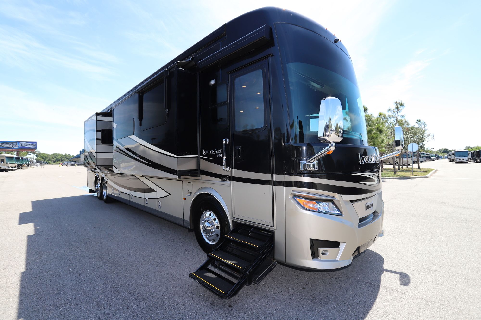 Used 2019 Newmar London Aire 4543 Class A  For Sale