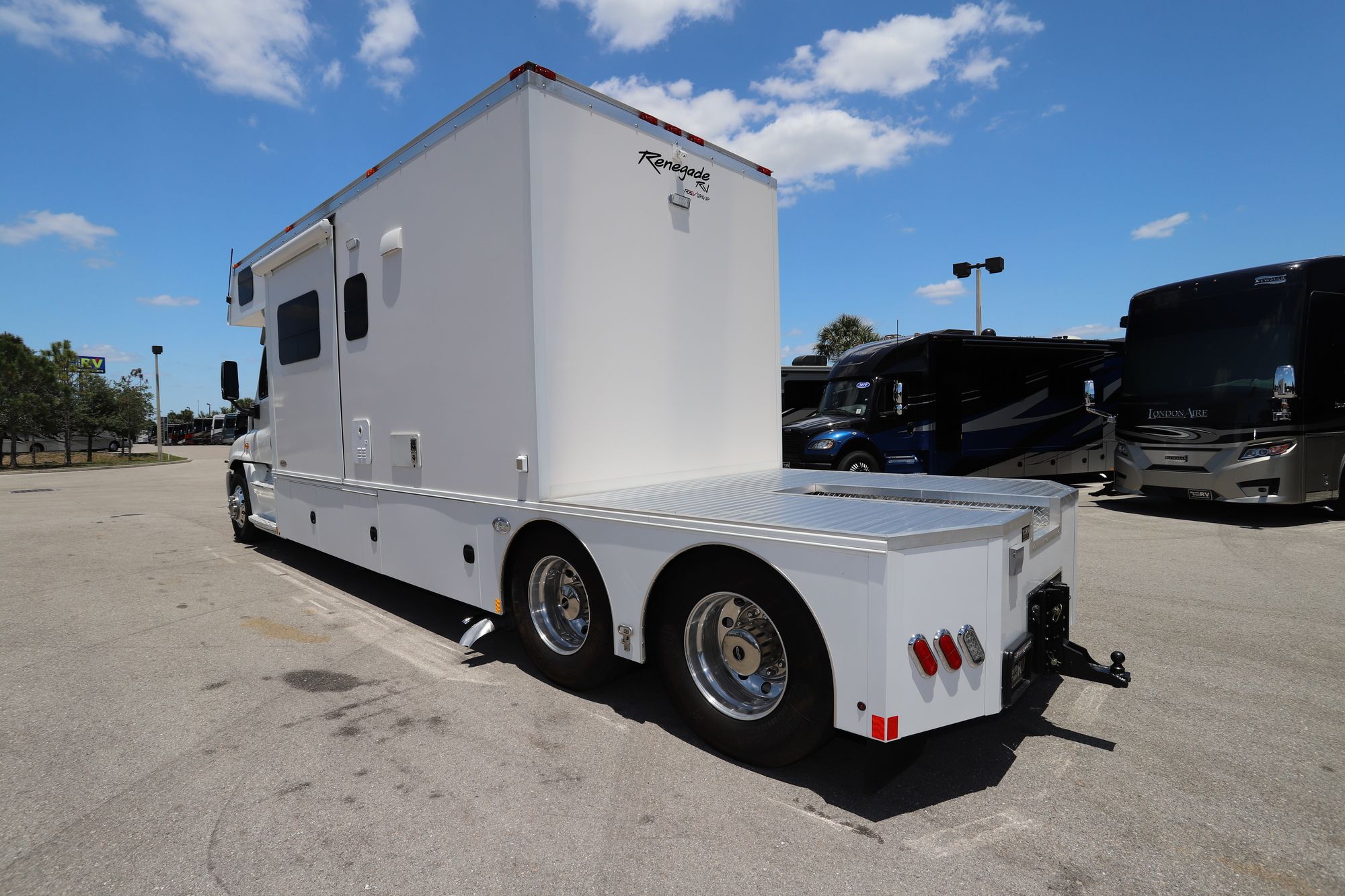 New 2019 Renegade Rv Sport Deck TOTER Super C  For Sale