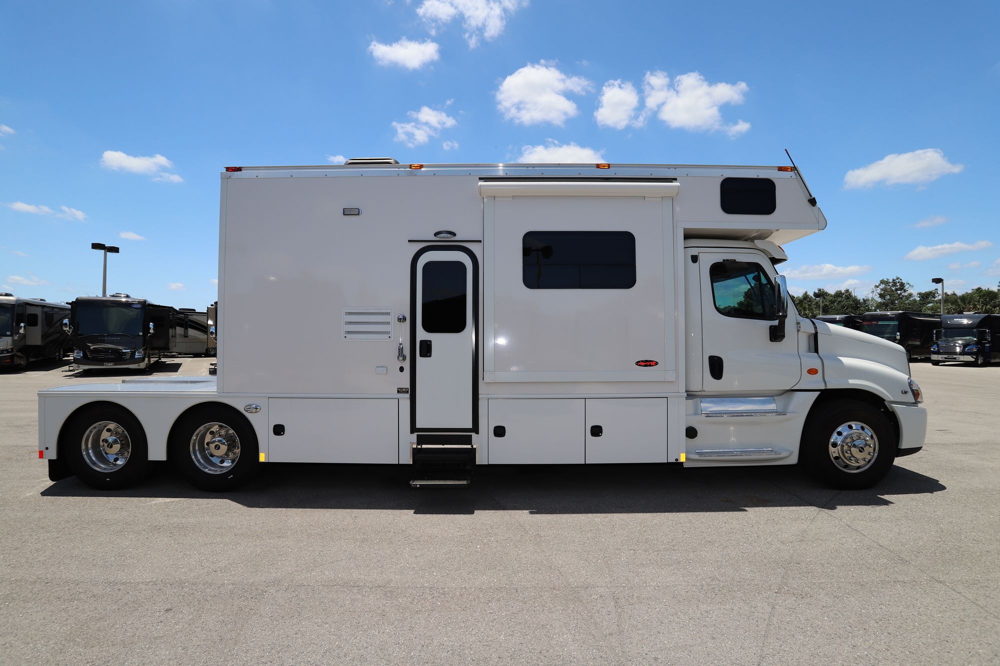 New 2019 Renegade Rv Sport Deck TOTER Super C  For Sale