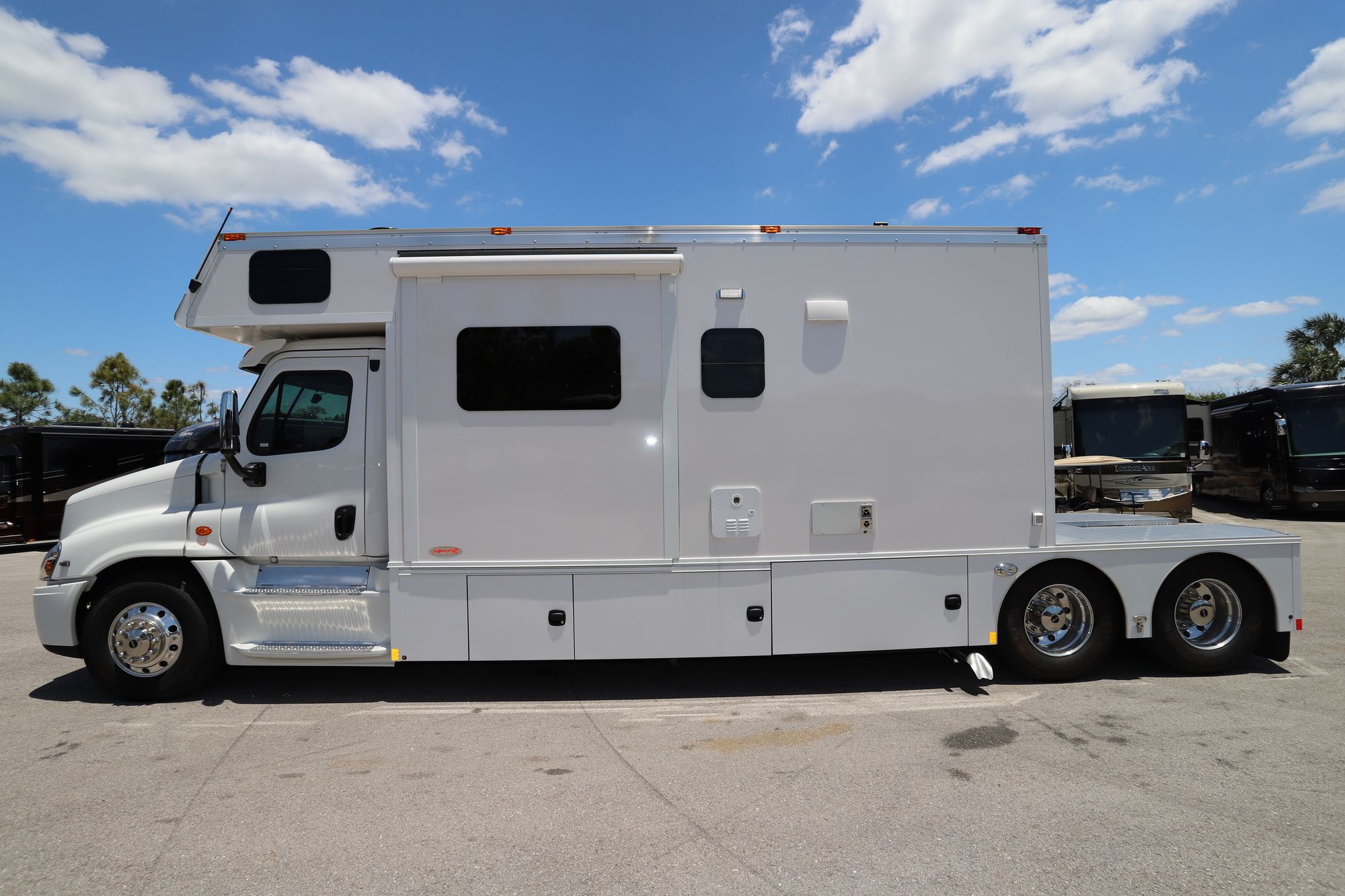 New 2019 Renegade Rv Sport Deck TOTER Super C  For Sale